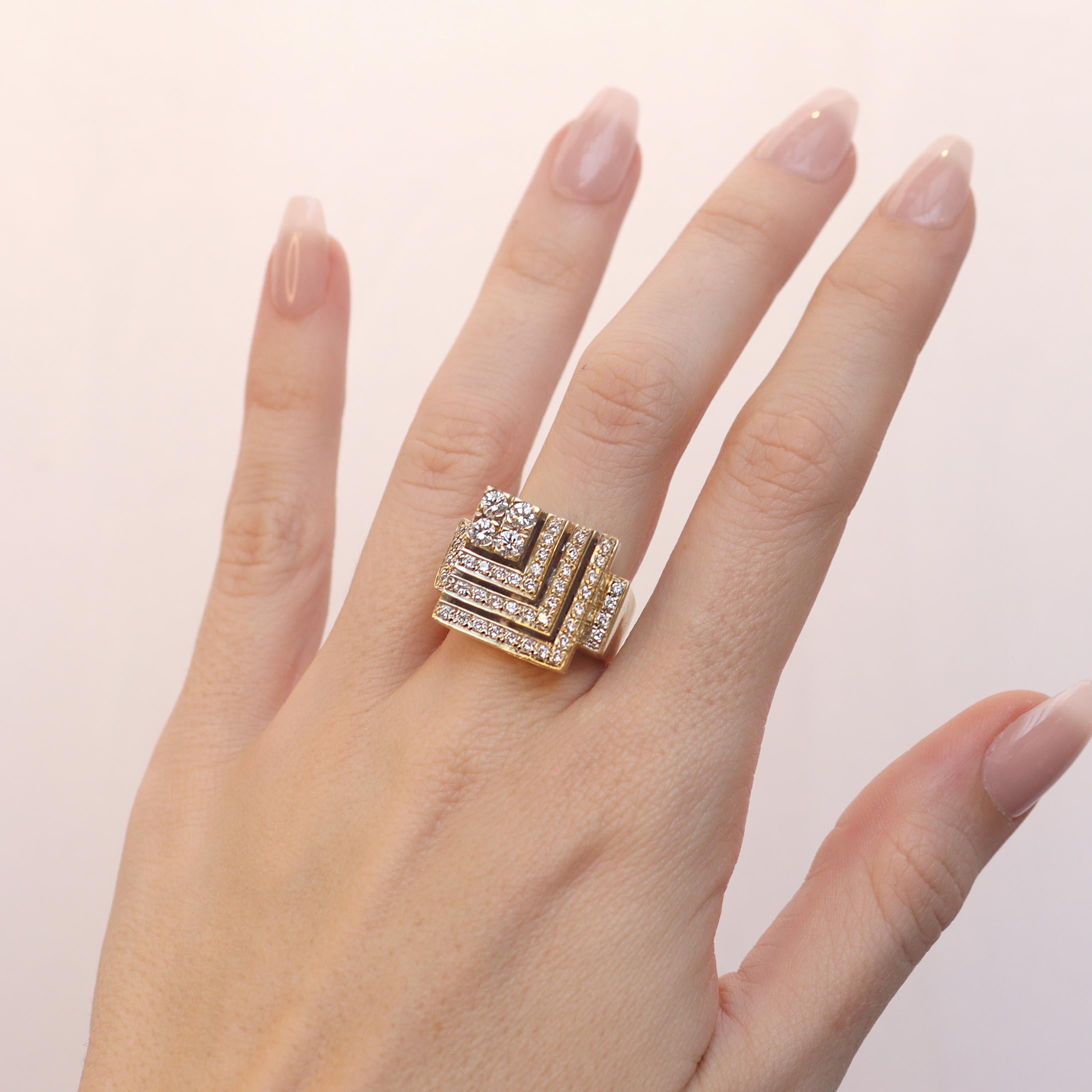 This gorgeous Vintage 18k gold ring is a shining example of timeless geometry! It features two carats of dazzling white diamonds set in a stylish square frame - perfect for making a statement without ever having to say a word. Stand out from the