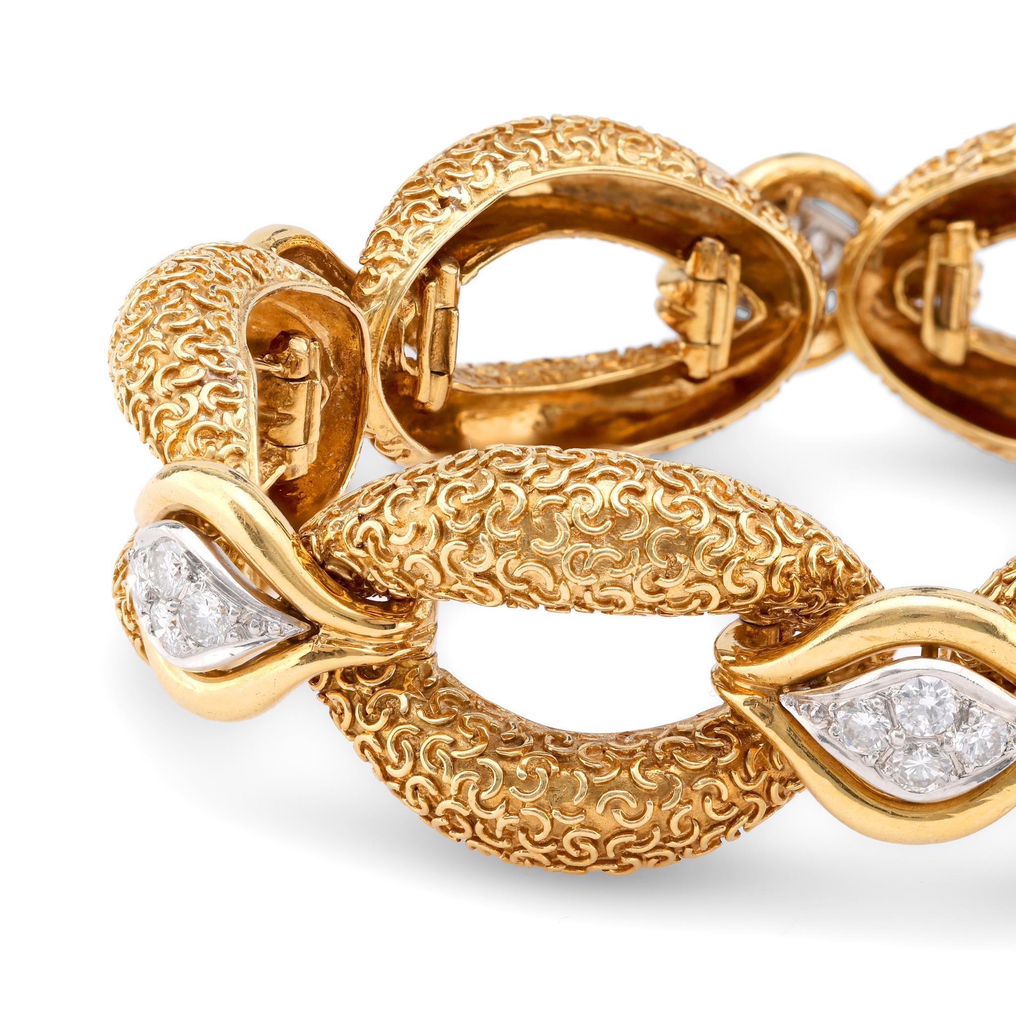 Gliederarmband aus 18 Karat Gelbgold mit 2 Karat rundem Brillanten (Brillantschliff)