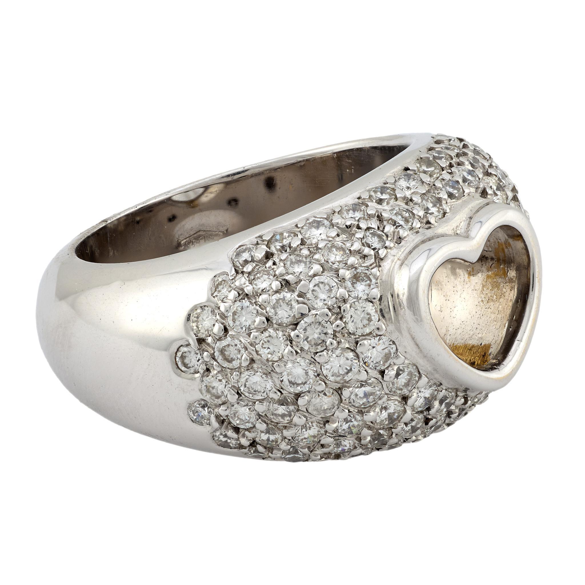 Brilliant Cut Vintage 2 carat total weight diamond 18k white gold heart ring For Sale