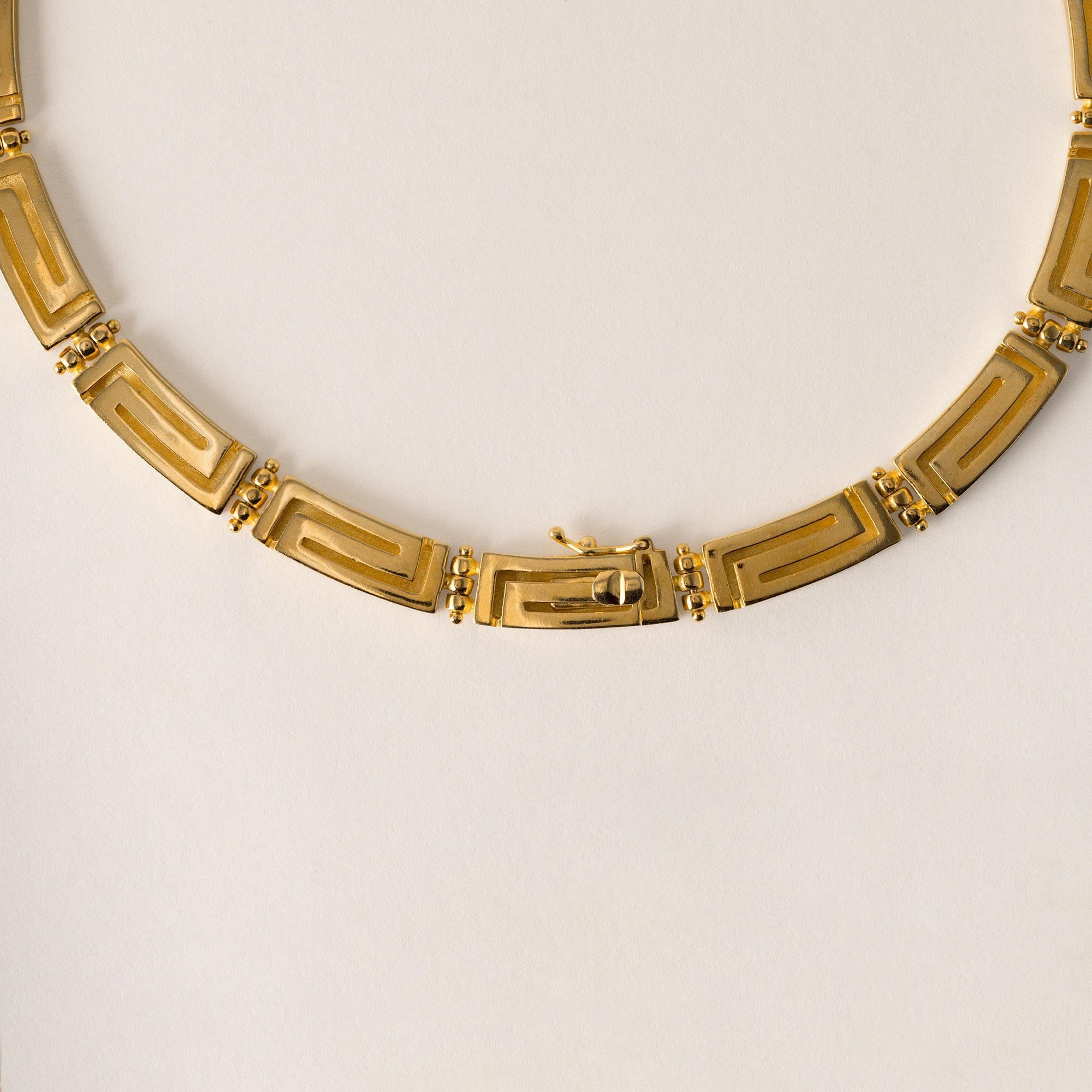 da uomo o donna Vintage By 2 Carats Diamond Medallion Greek Meander Cameo Collana in oro 18K in vendita