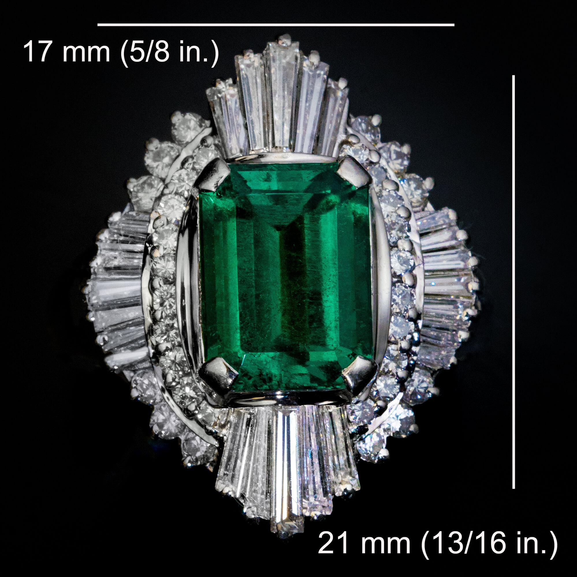 Vintage 2 Ct Colombian Emerald Diamond Engagement Ring For Sale 4
