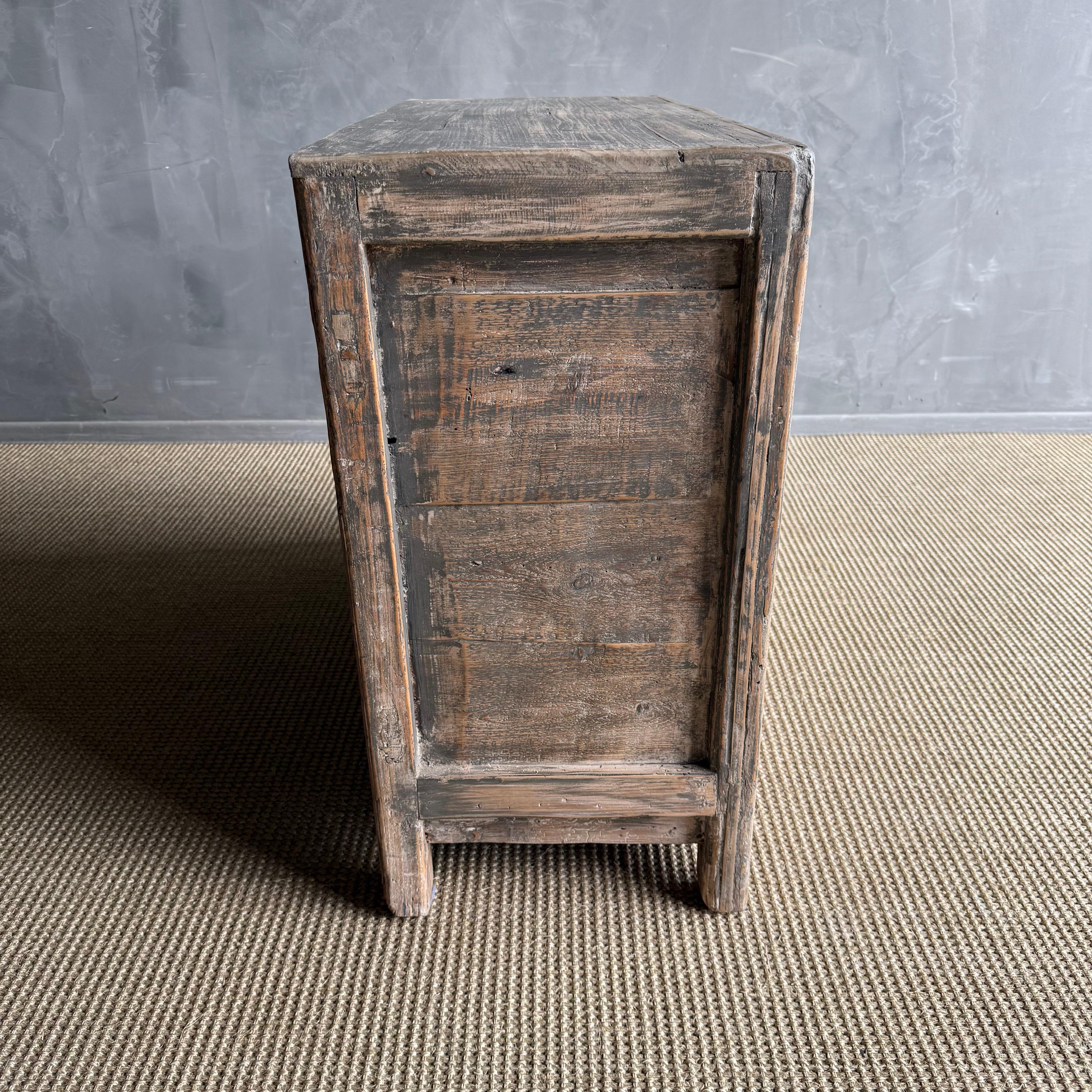 Vintage 2 Tür bemalt Ulme Wood Schrank im Angebot 7