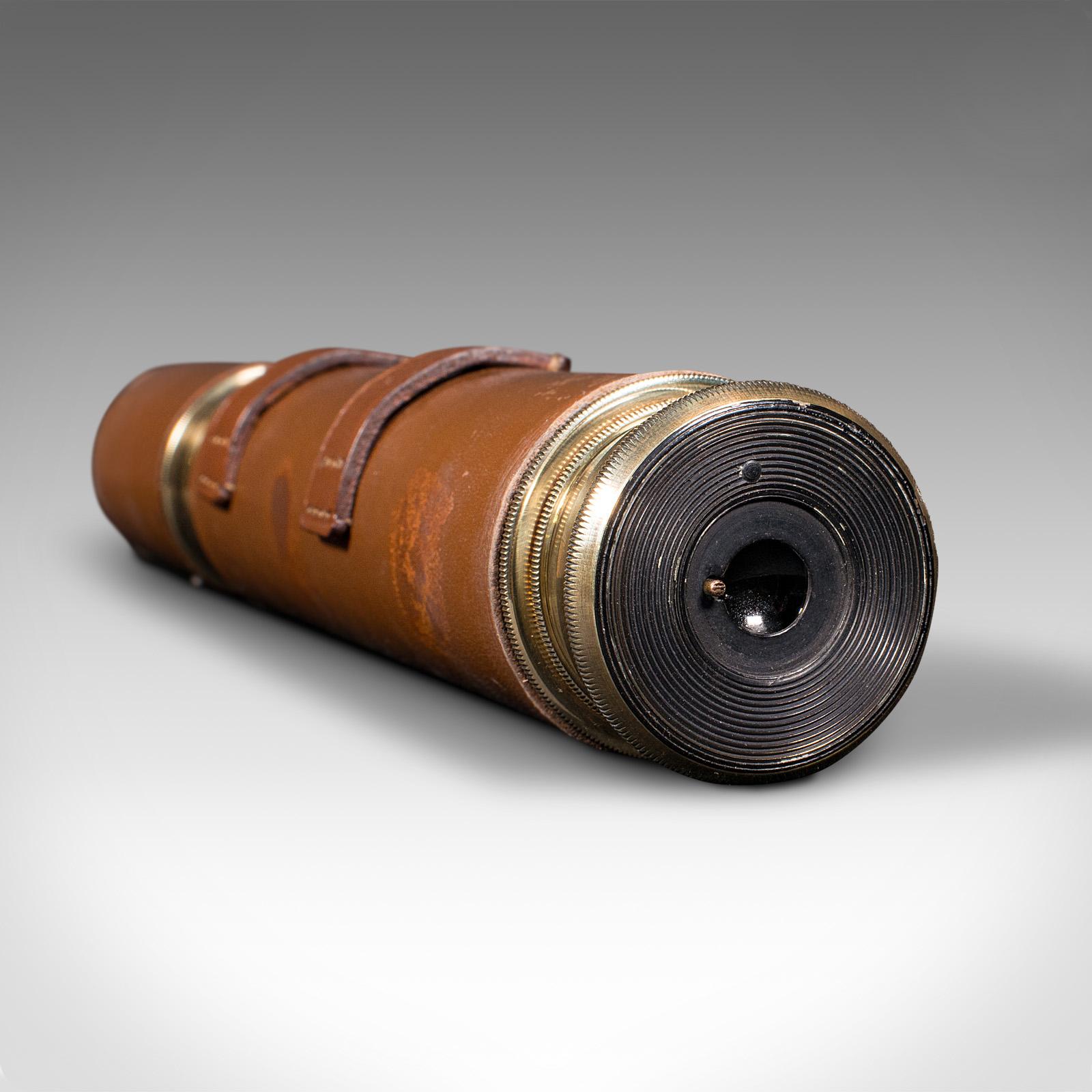 Ottone Telescopio d'epoca a 2 estrazioni, inglese, in pelle, ottone, rifrattore terrestre, C.C. 1960 in vendita