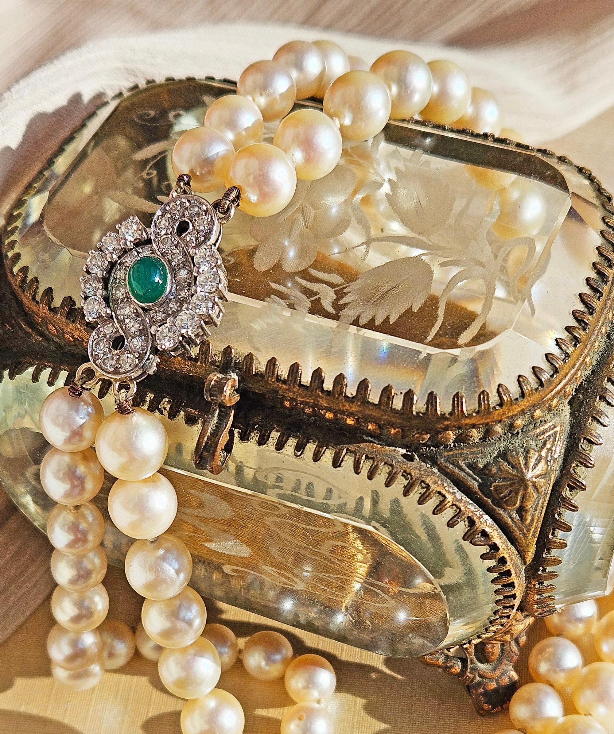Vintage 2-Row Cultured Akoya Pearl Necklace 18K WG Diamond Agate Jewelry Clasp For Sale 12