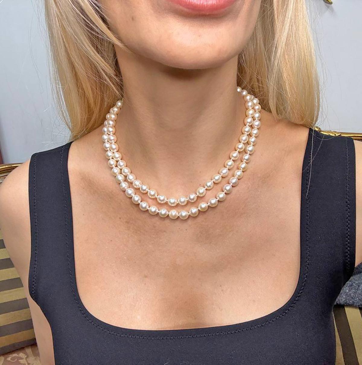 Vintage 2-Row Cultured Akoya Pearl Necklace 18K WG Diamond Agate Jewelry Clasp For Sale 3