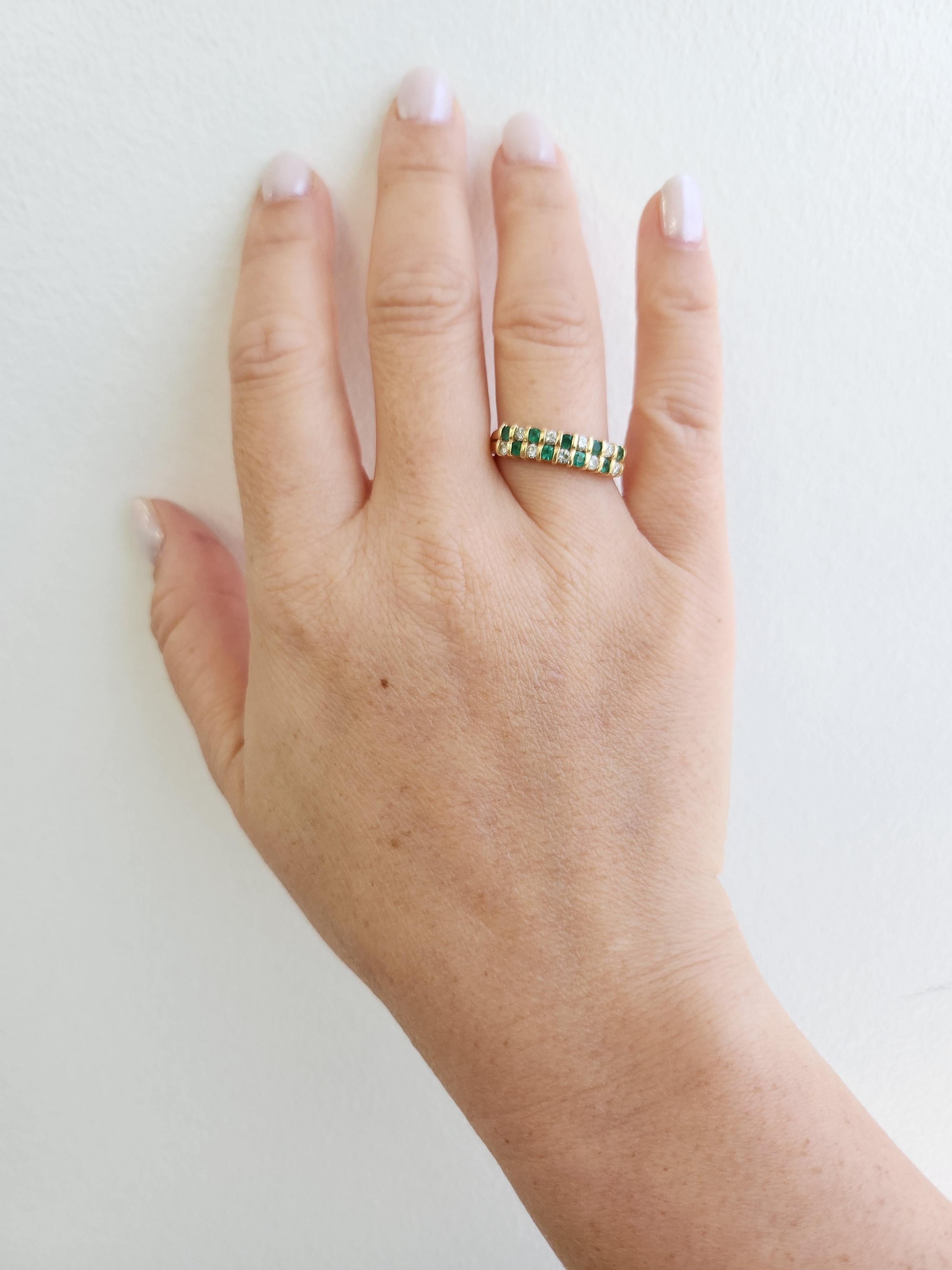 Vintage 2 Row Emerald and Diamond Tenison Set Ring Band 14K Yellow Gold Pour femmes en vente