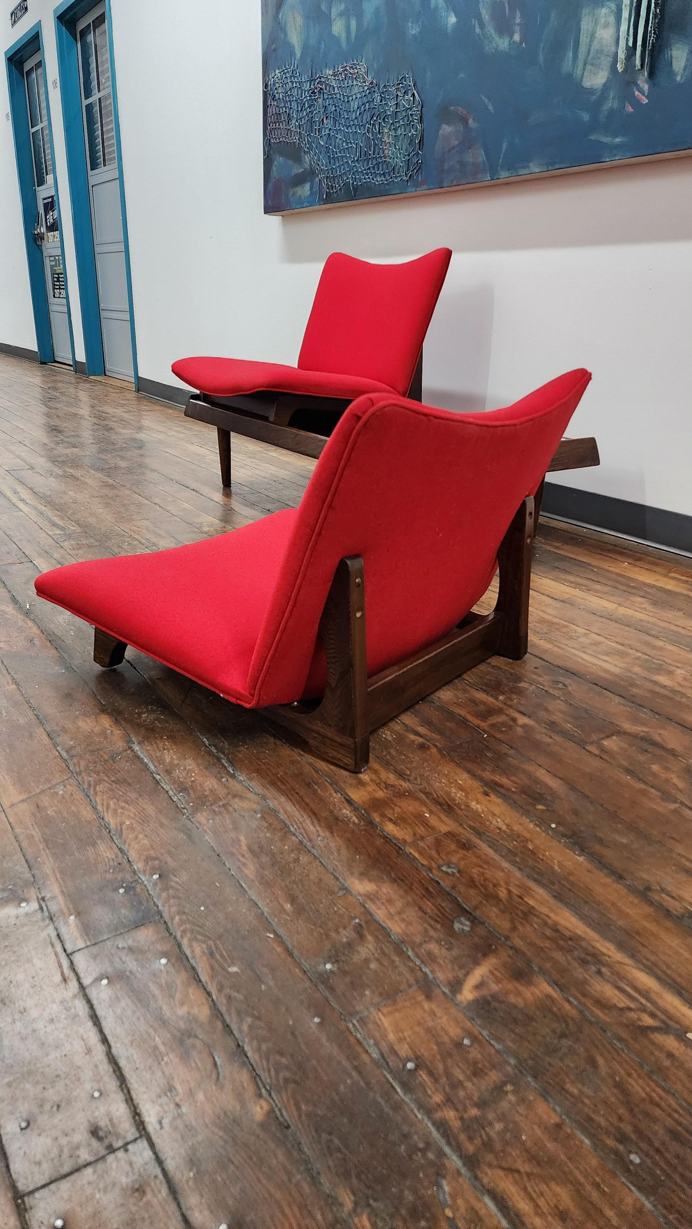 vintage 2 seat modular seating by Gerald Mccabe In Good Condition For Sale In Philadelphia, PA