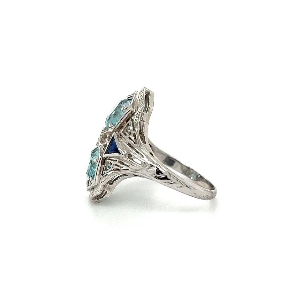 Vintage 2 Stone Round Blue Zircon and Sapphire Gold Art Deco Navette Ring Pour femmes en vente