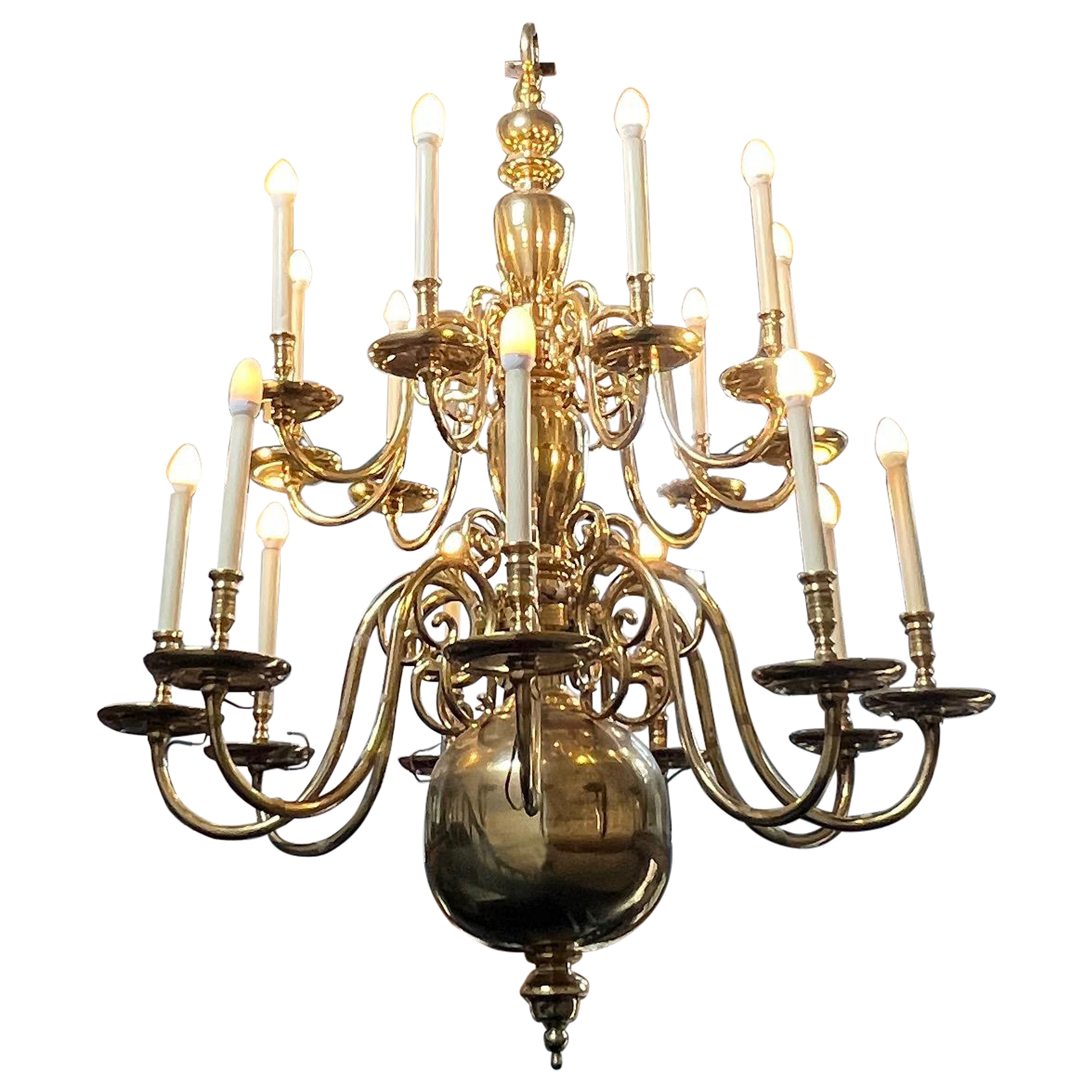Lampadario elettrico olandese a 2 livelli in ottone del XVII secolo a 18 luci H150xL125