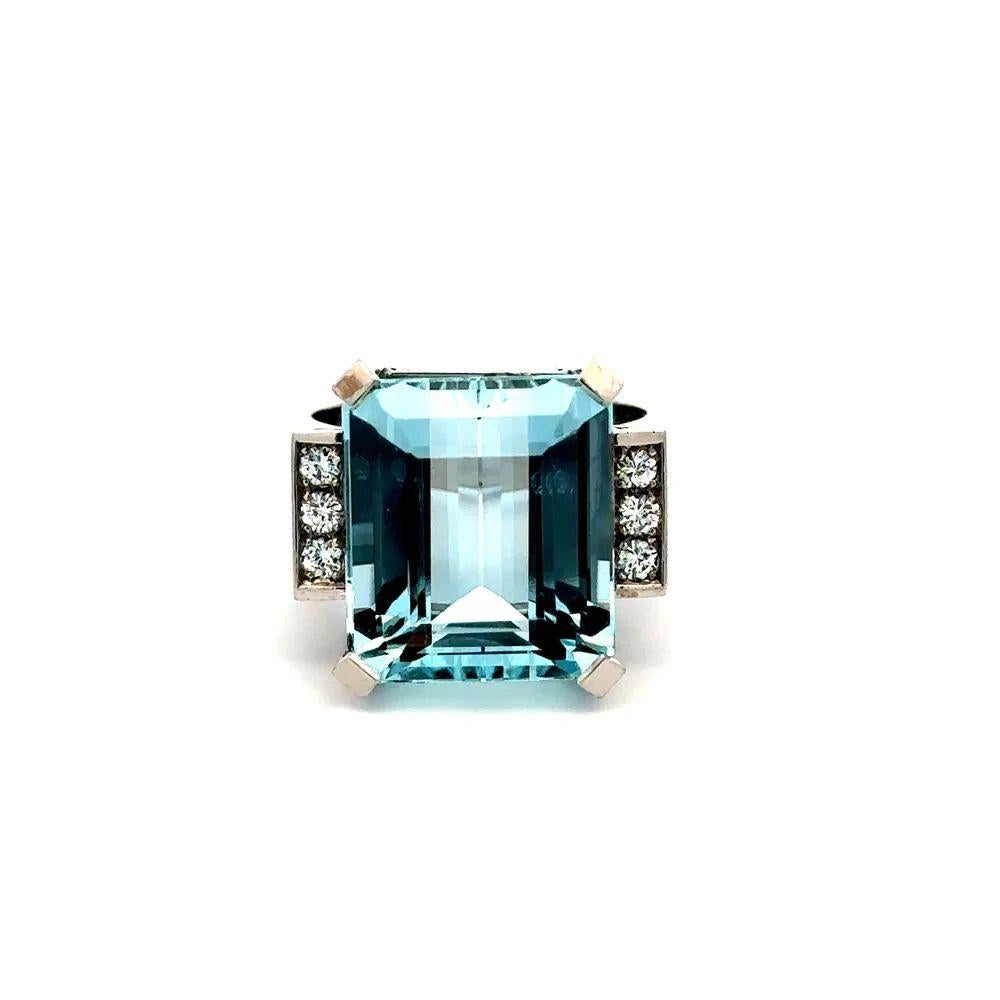 Women's Vintage 20 Carat Emerald Cut Aquamarine and RBC Diamond Gold Retro Ring For Sale