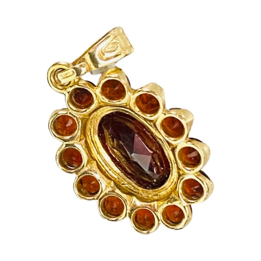Vintage 20 Carat Garnet Gemstones Set Earrings, Ring and Pendant 14k Gold Italy For Sale 14