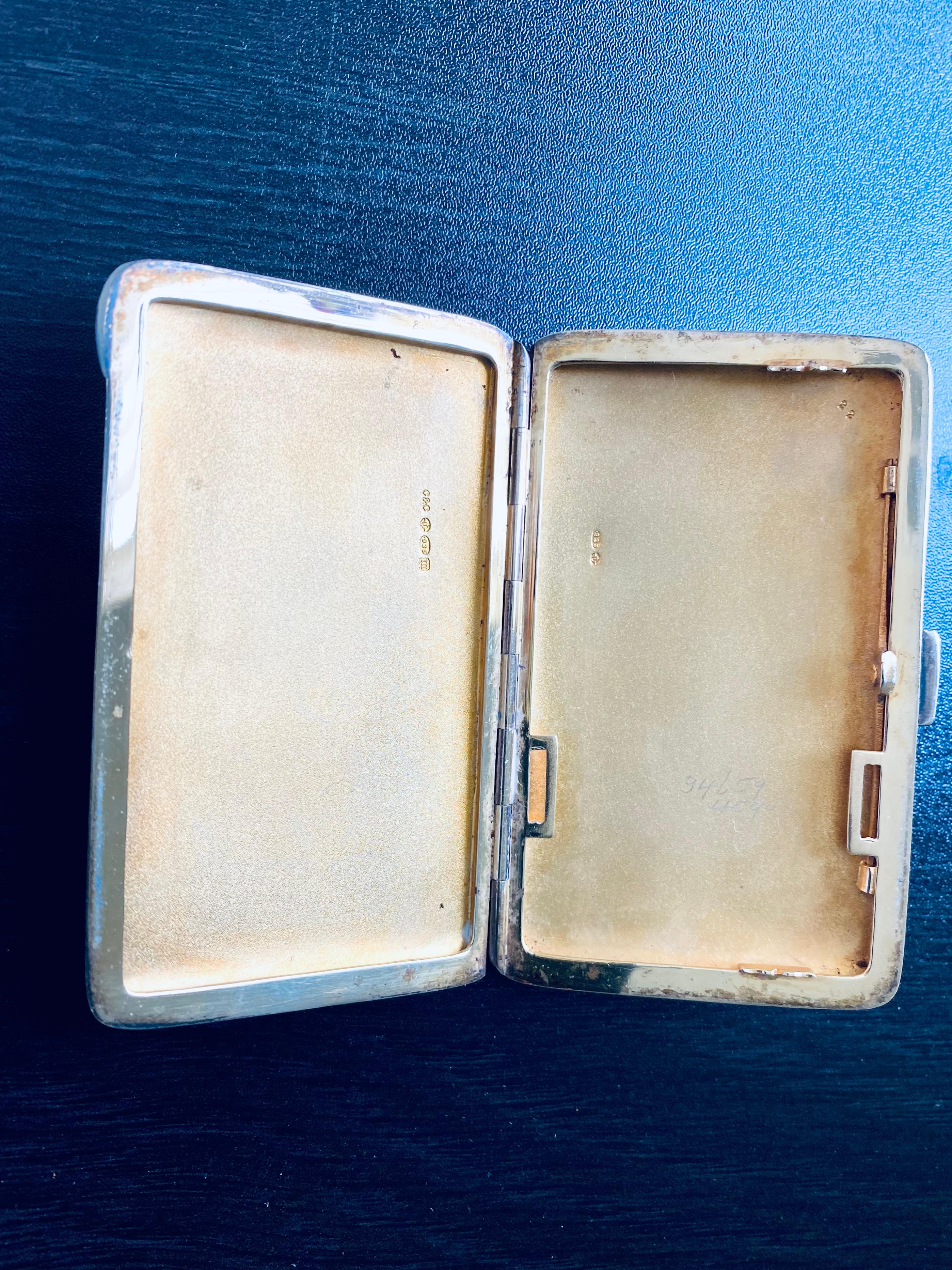 Vintage 20 Century Rare Silver Guilloche Translucent Red Enamel Cigarette Case For Sale 5