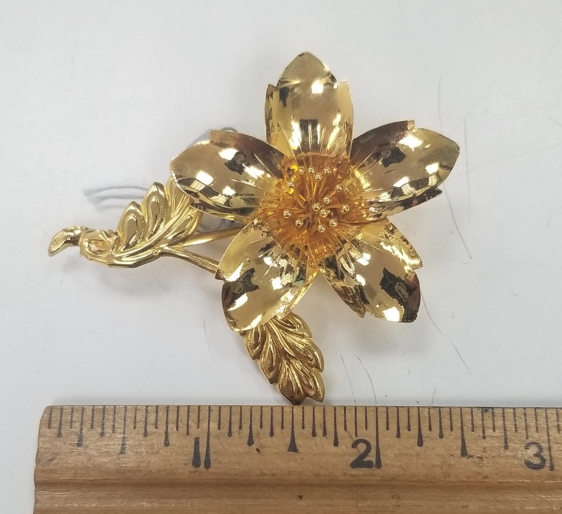 Women's or Men's Vintage 20 Karat Yellow Gold Flower Pin Brooch 5.3gr For Sale