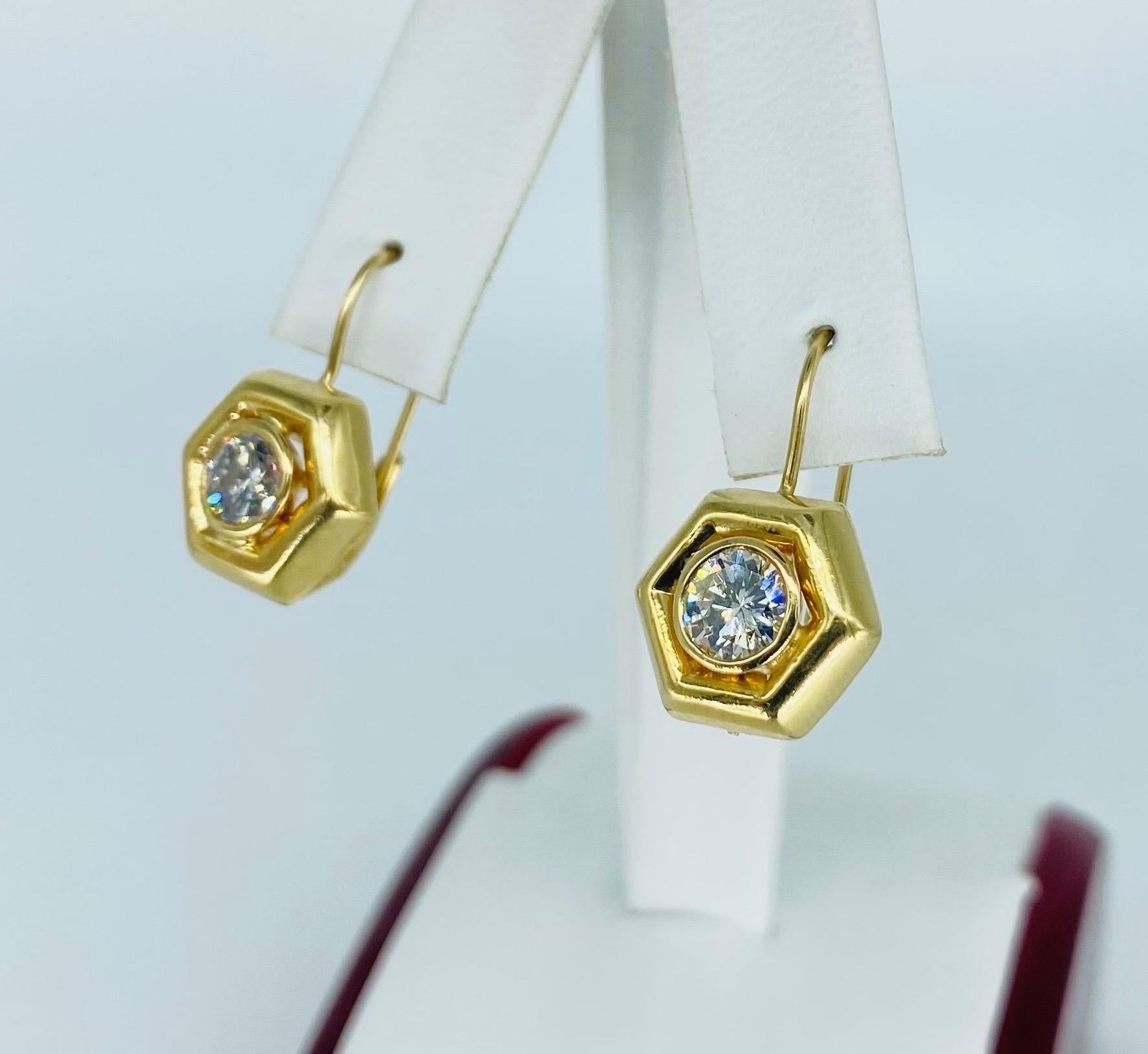 Vintage 2.00 Carat Diamonds Hexagon Lever Back Earrings 14k Gold For Sale 1