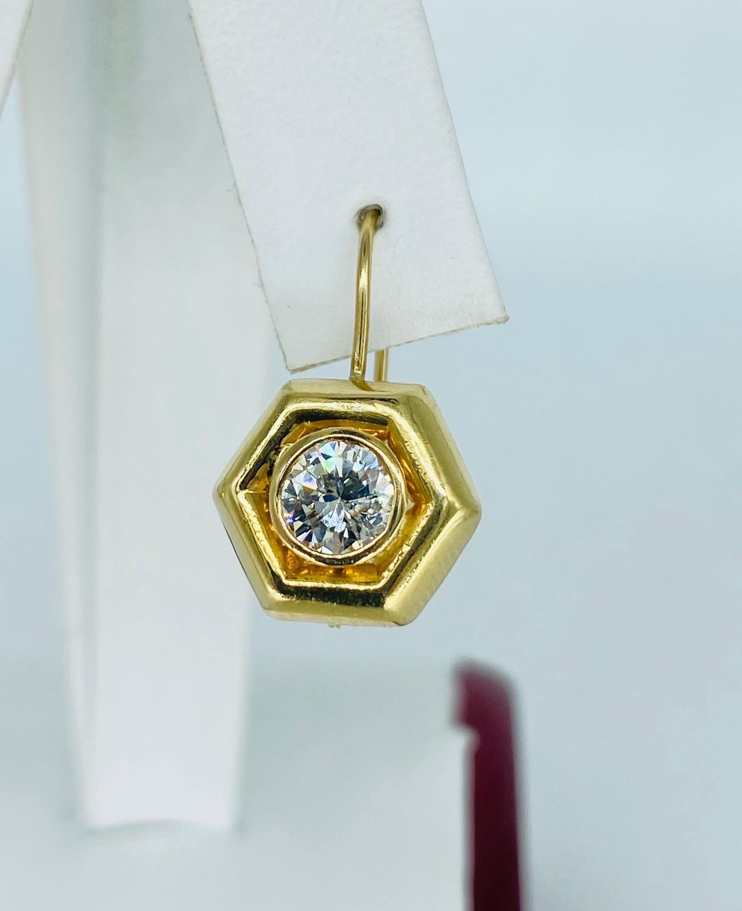 Vintage 2.00 Carat Diamonds Hexagon Lever Back Earrings 14k Gold For Sale 4