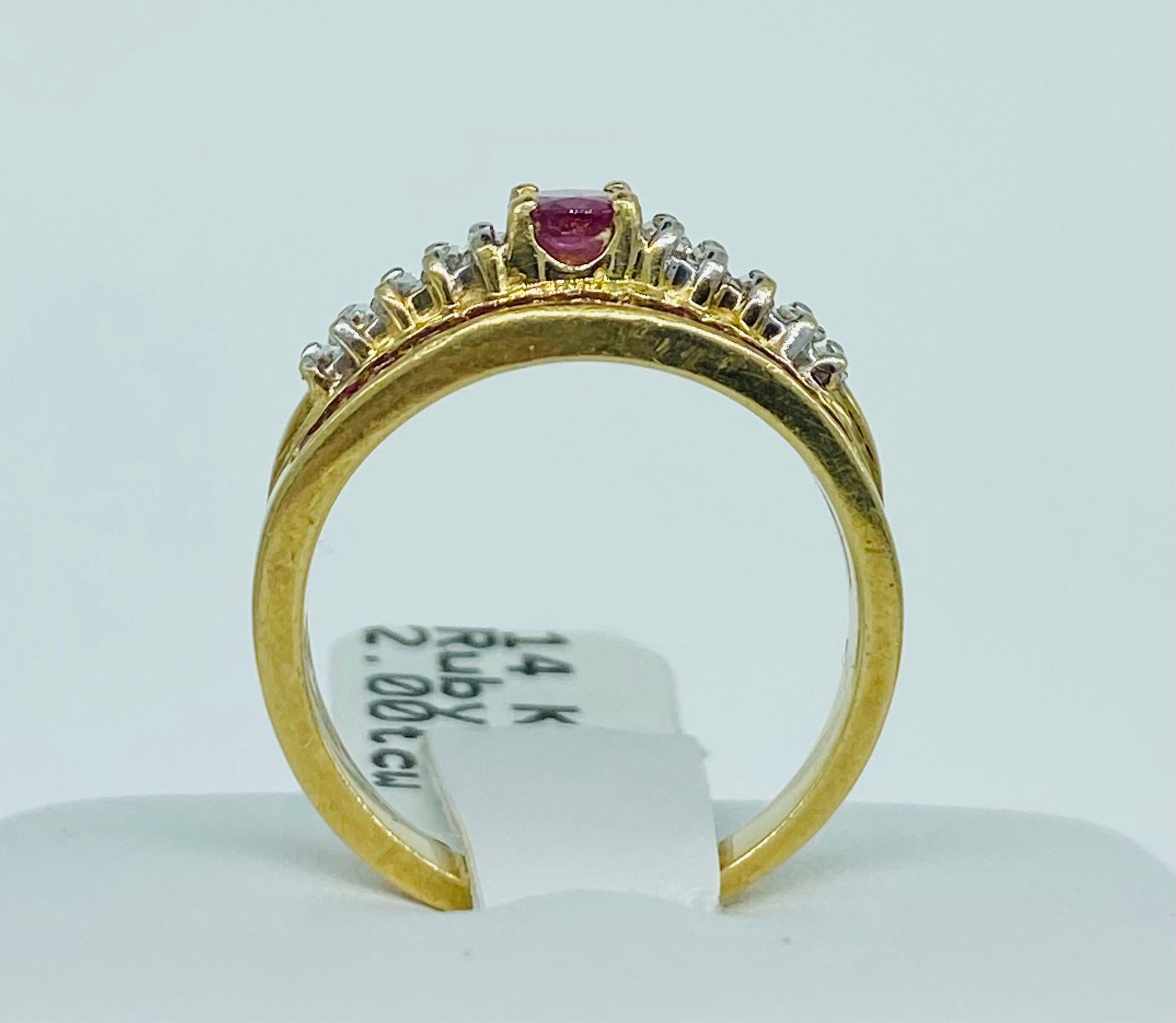 Women's Vintage 2.00 Carat Diamonds & Ruby Engagement Ring For Sale