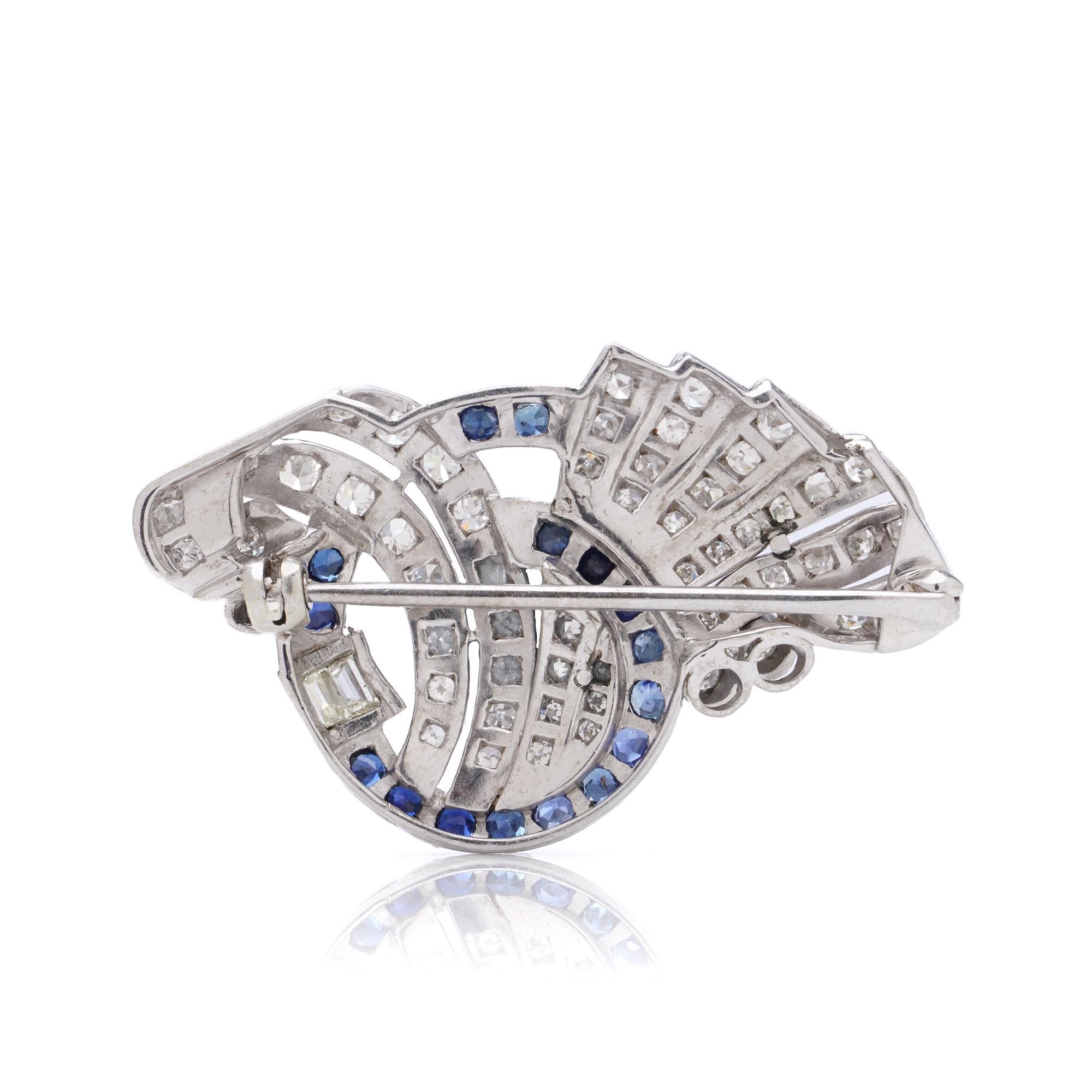 Broche vintage de diamantes y zafiros de 2,00 quilates con diseño de volutas Corte redondo en venta