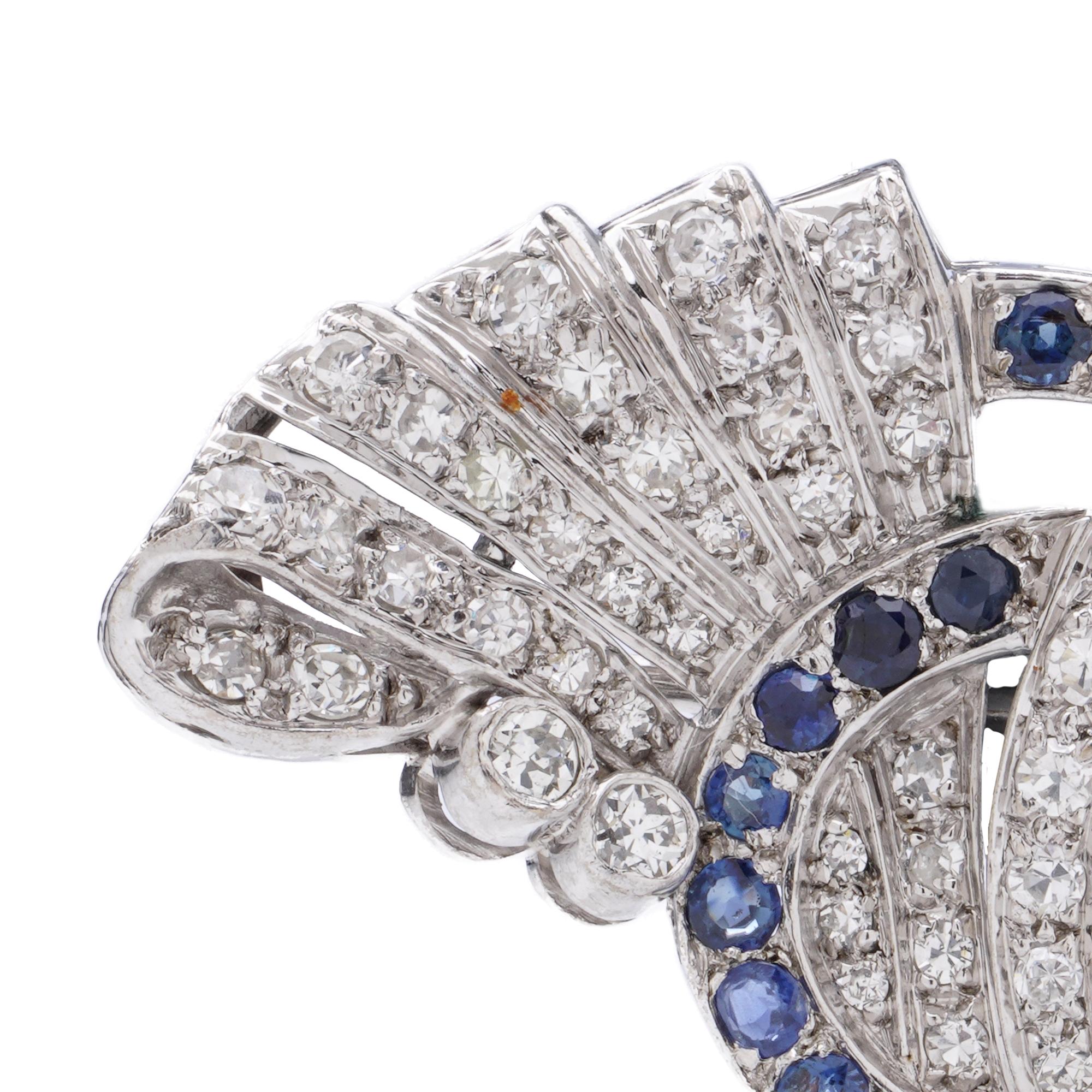 De las mujeres Broche vintage de diamantes y zafiros de 2,00 quilates con diseño de volutas en venta