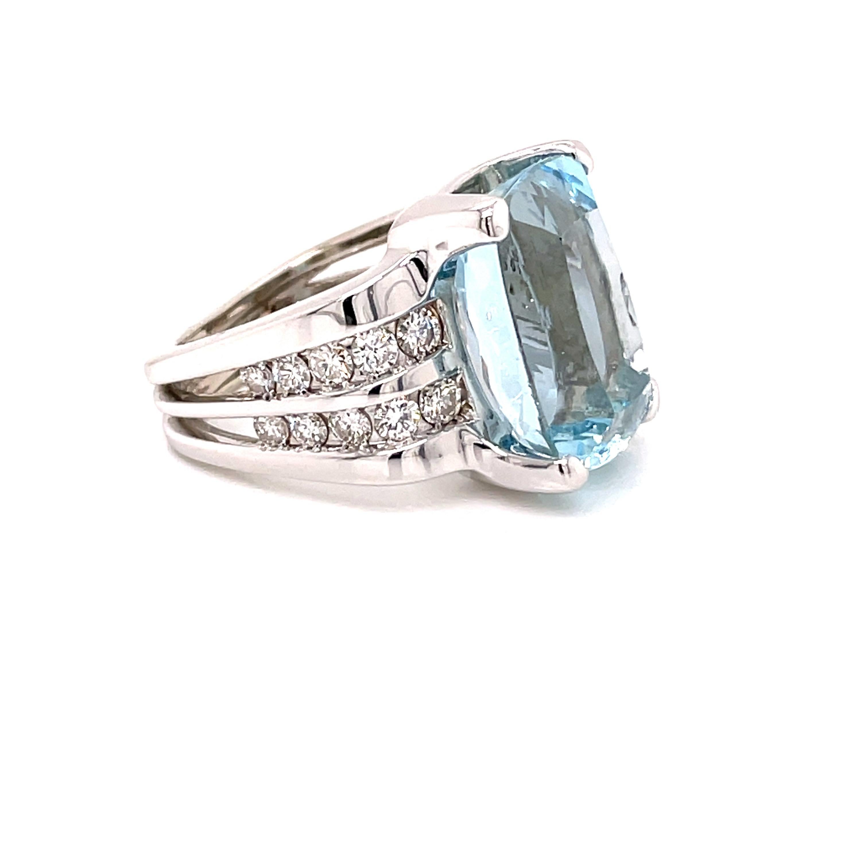 Women's Vintage 2000's 12ct Cushion Cut Aquarmarine Ring with Diamonds