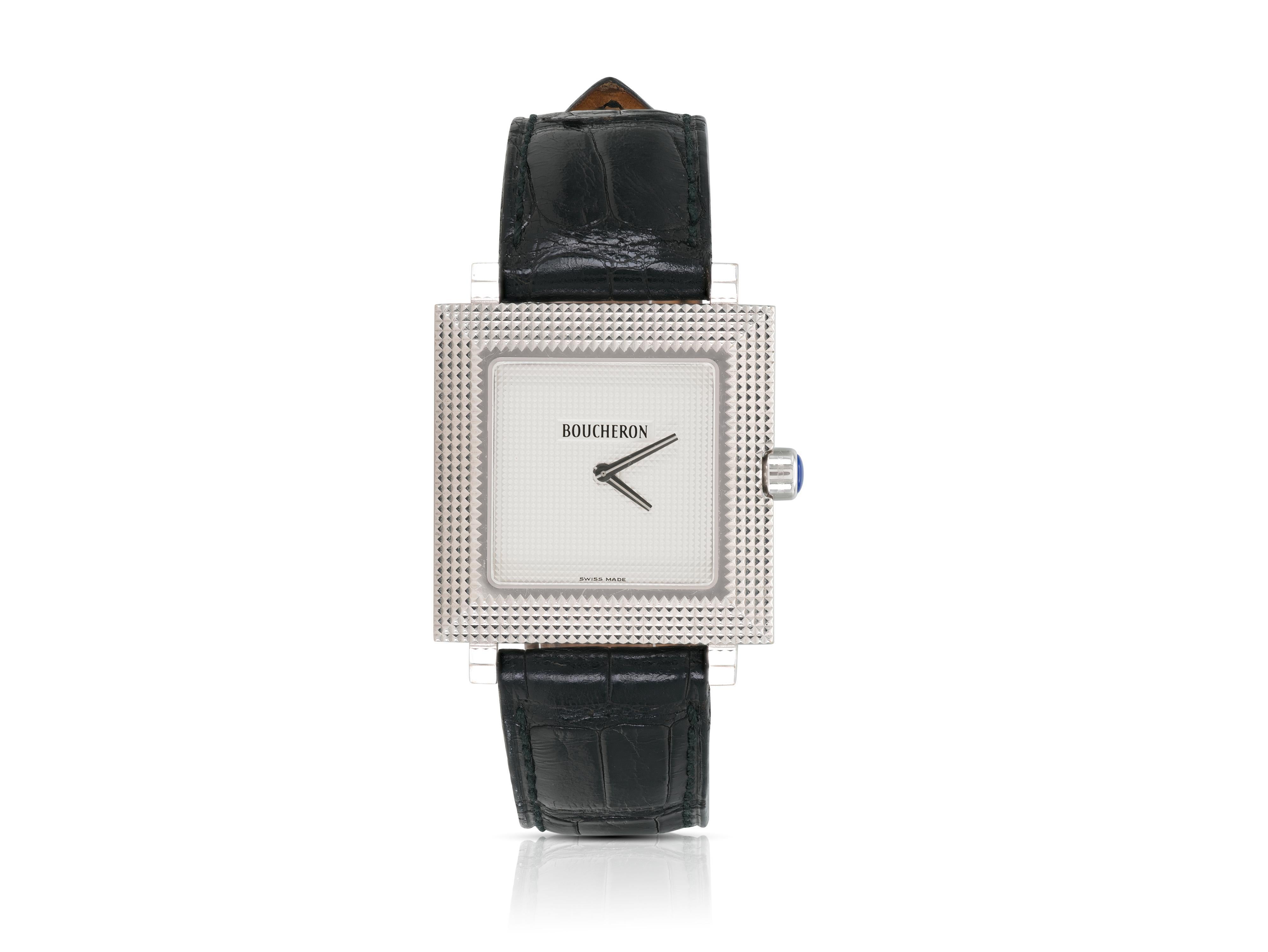 Finely crafted in 18k white gold with a Cabochon Sapphire and brown leather band.
Signed by Boucheron
Circa 2000s
28.9mm face
