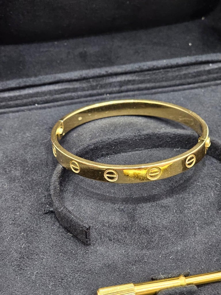 Cartier Bracelet Love vintage en or jaune 18 carats, taille 16, années 2000  En vente sur 1stDibs