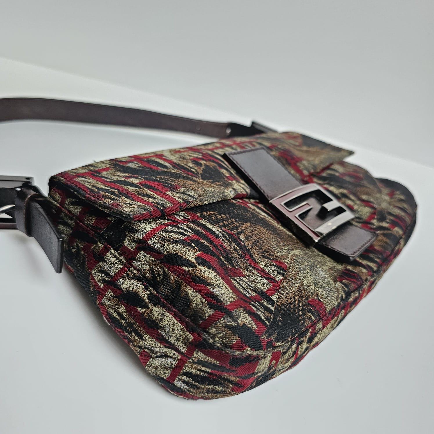 Vintage 2000s Fendi Bird Printed Canvas Baguette Bag Bag Baggage en vente 5
