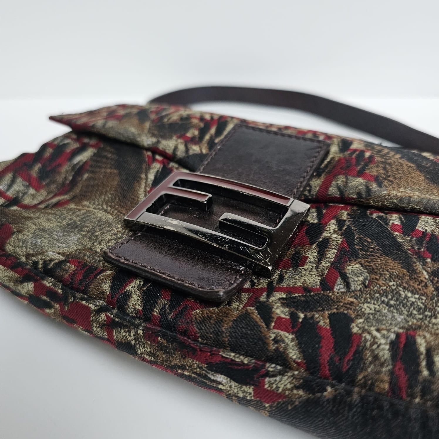 Vintage 2000s Fendi Bird Printed Canvas Baguette Bag Bag Baggage en vente 14