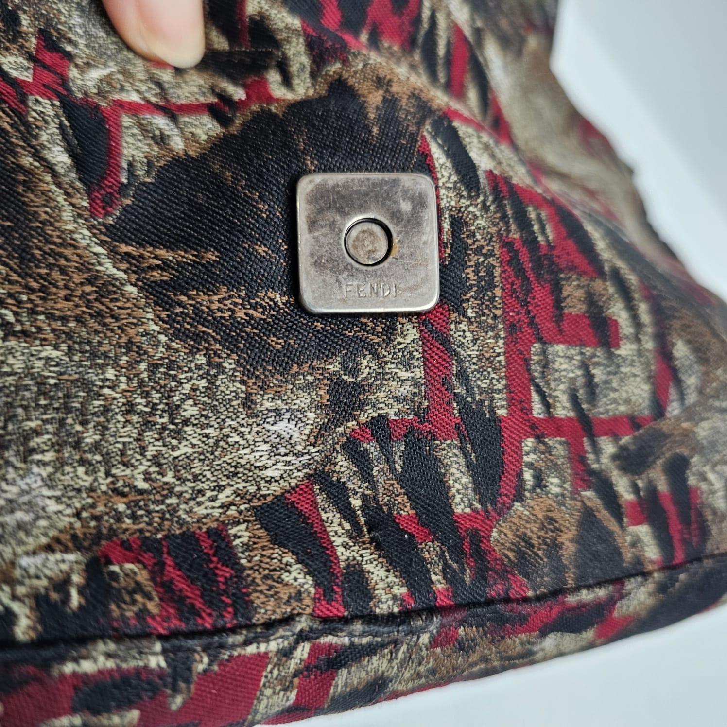 Vintage 2000s Fendi Bird Printed Canvas Baguette Bag Bag Baggage Bon état - En vente à Jakarta, Daerah Khusus Ibukota Jakarta