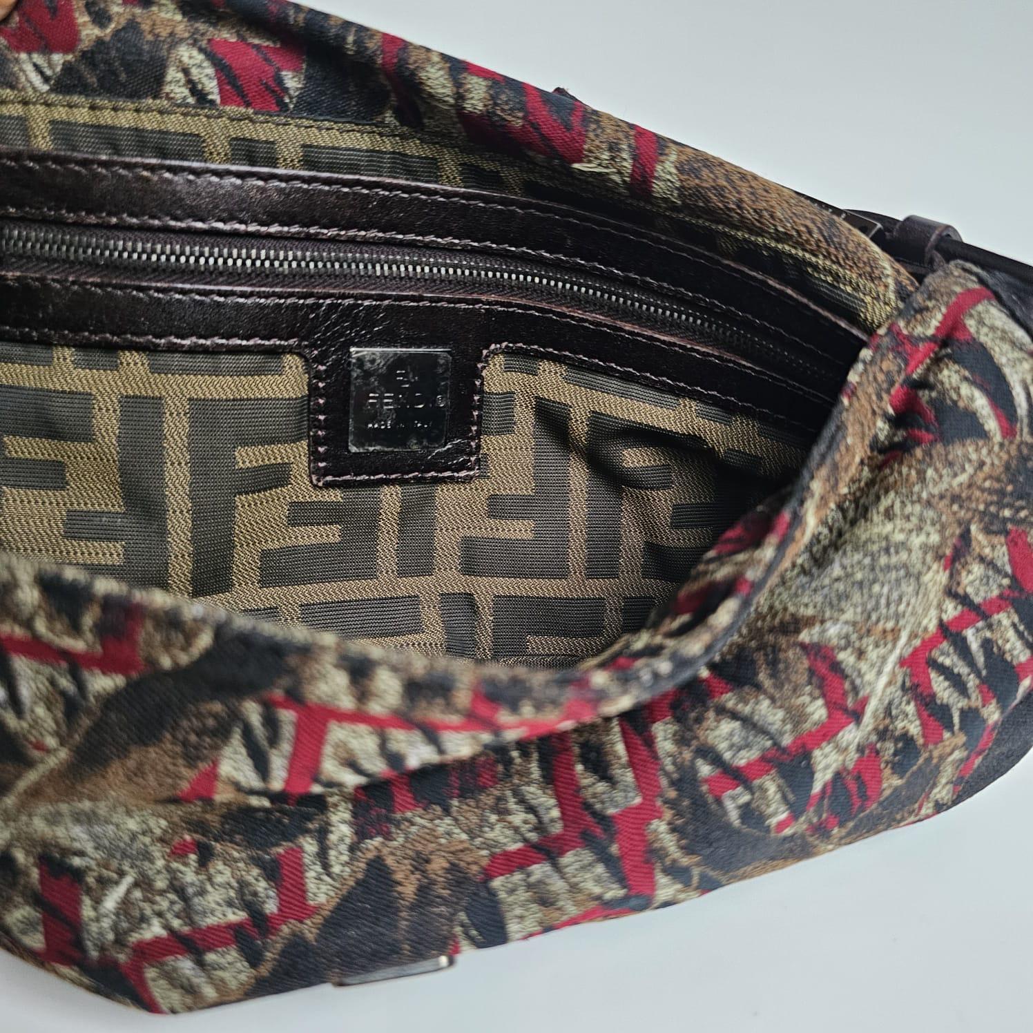 Vintage 2000s Fendi Bird Printed Canvas Baguette Bag Bag Baggage en vente 1