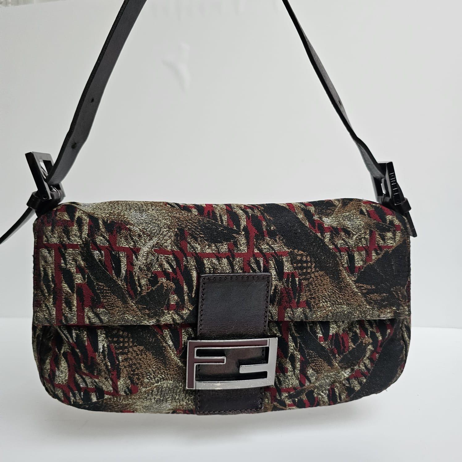 Vintage 2000s Fendi Bird Printed Canvas Baguette Bag Bag Baggage en vente 4