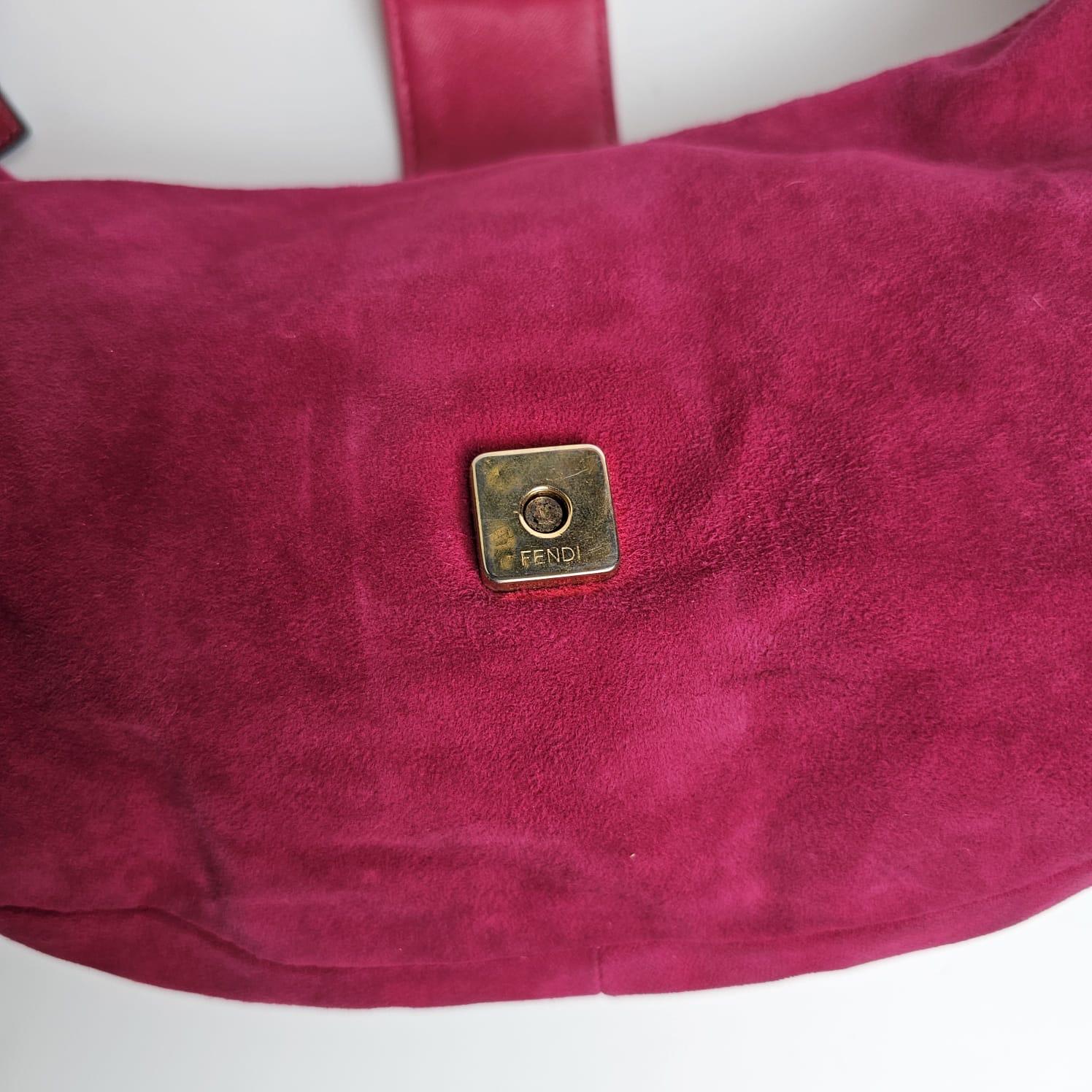 Vintage 2000s Fendi Fuchsia Suede Half Moon Hobo Shoulder Bag en vente 6