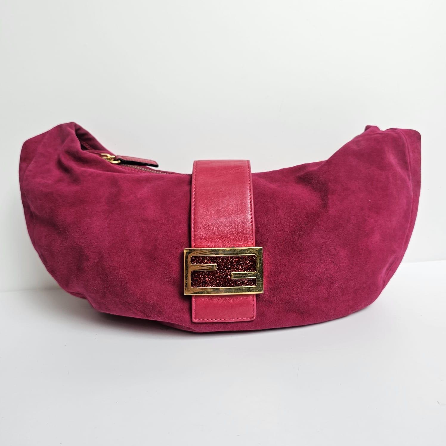 Vintage 2000s Fendi Fuchsia Suede Half Moon Hobo Shoulder Bag en vente 8