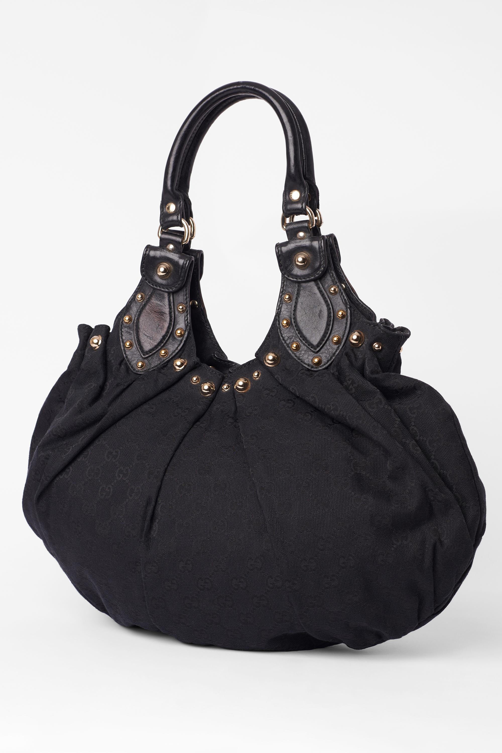 Schwarze Pelham-Umhängetasche von Gucci aus den 2000er Jahren. Merkmal der  ikonisches 