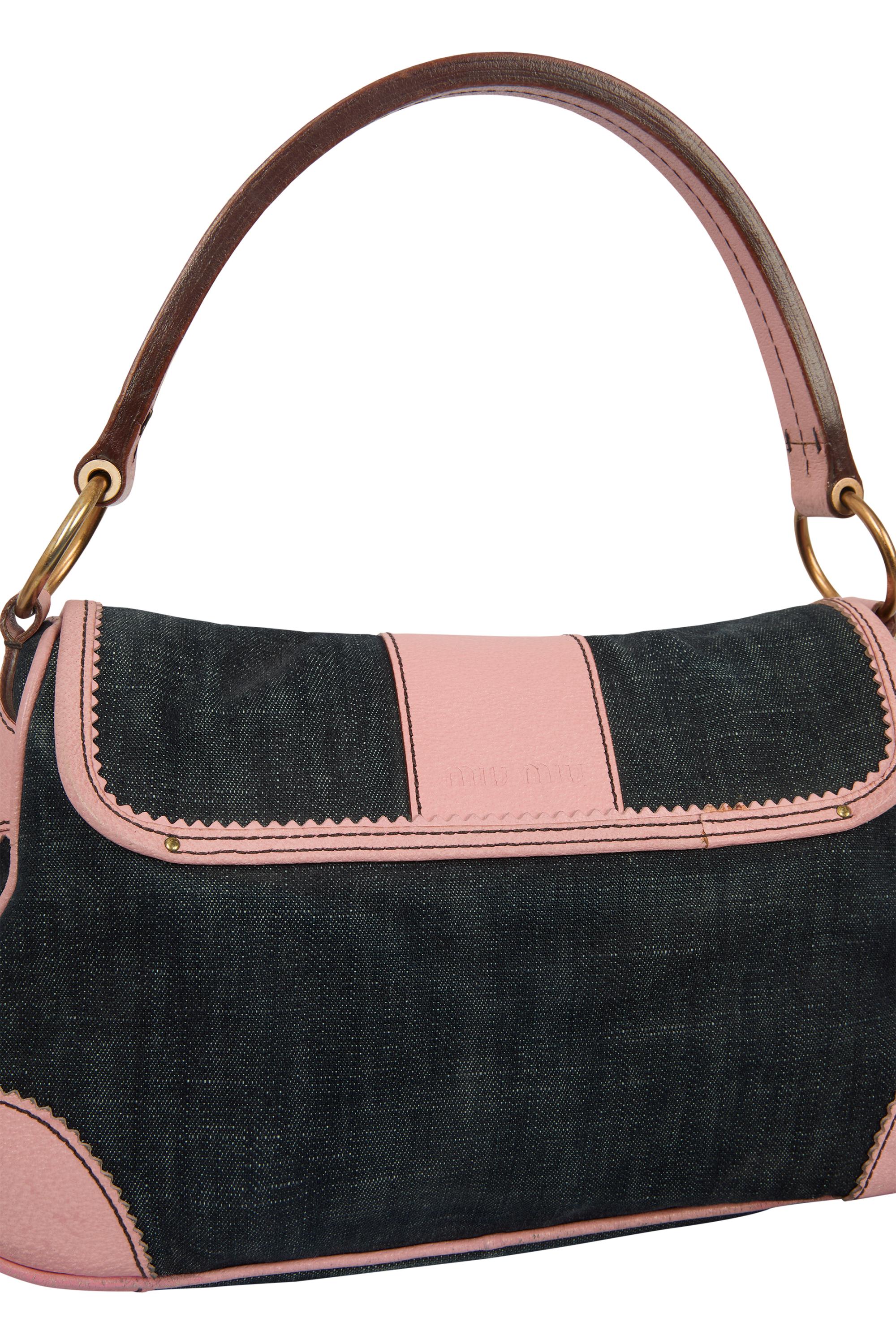 Vintage 2000's Miu Miu Denim Rosa Hobo Umhängetasche im Zustand „Hervorragend“ im Angebot in London, GB