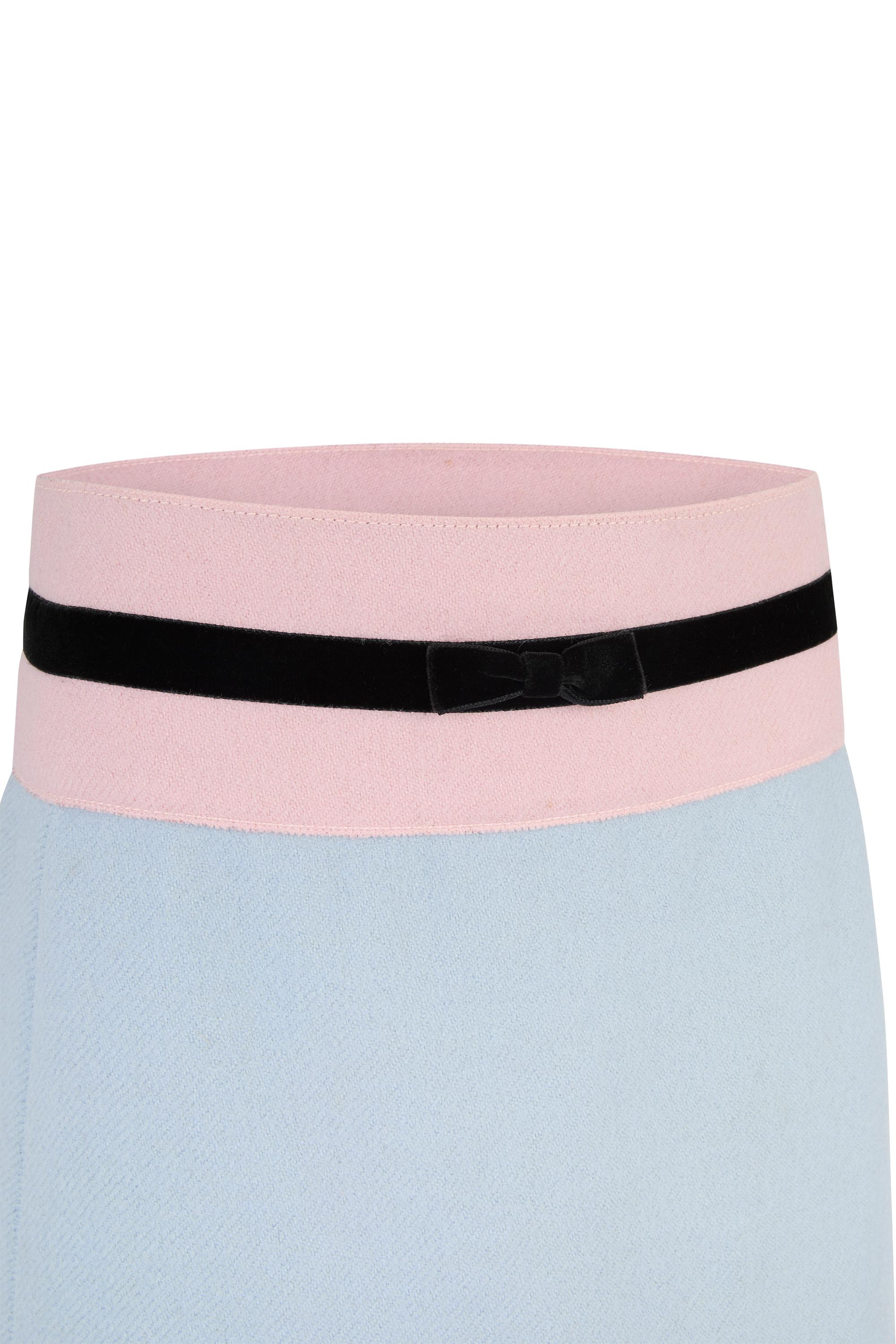 Falda con lazo de lana Miu Miu vintage de los años 2000 Gris en venta