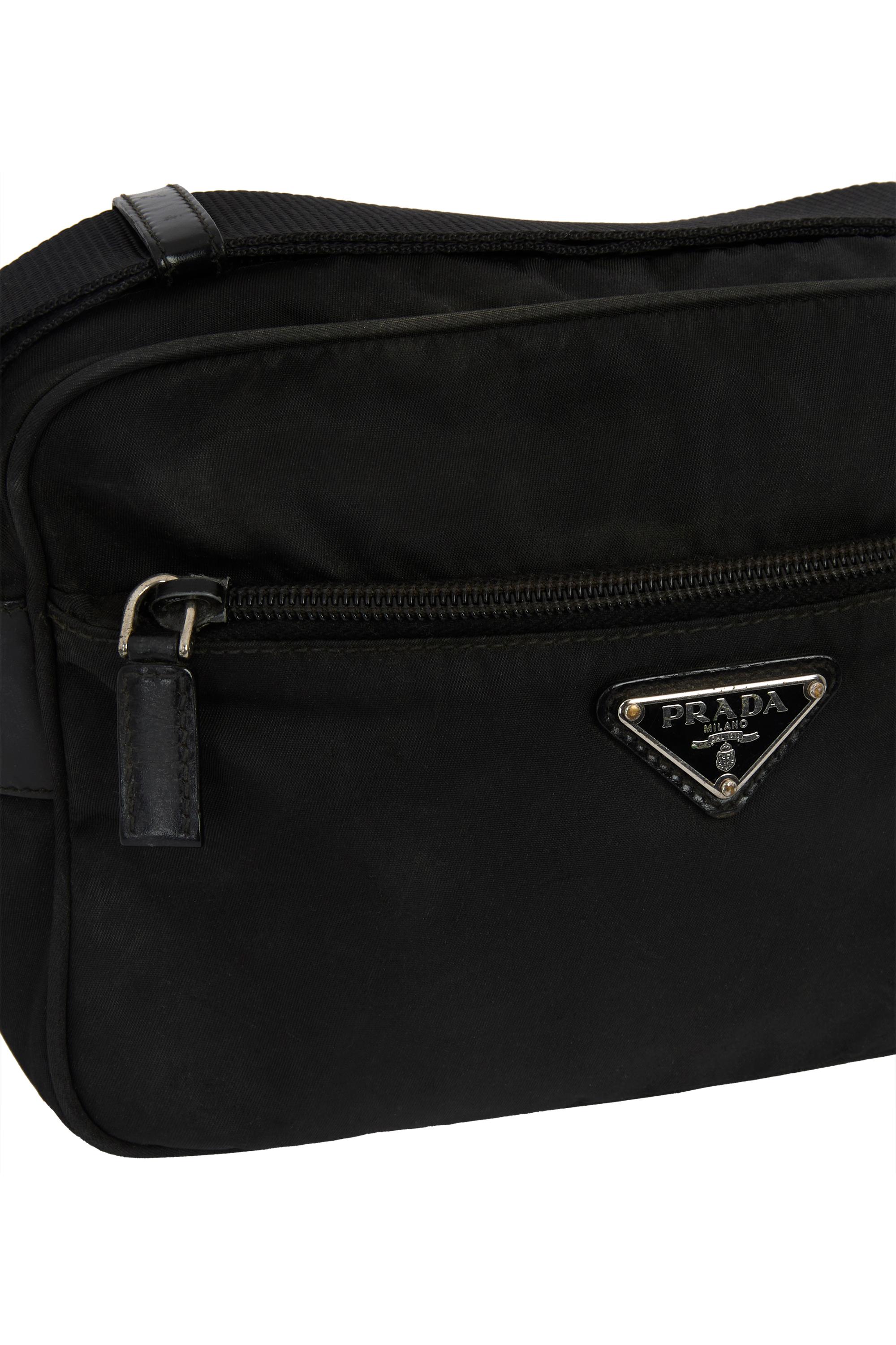 Bolsa crossbody negra de nailon Prada vintage años 2000 en Excelente estado para la venta en London, GB