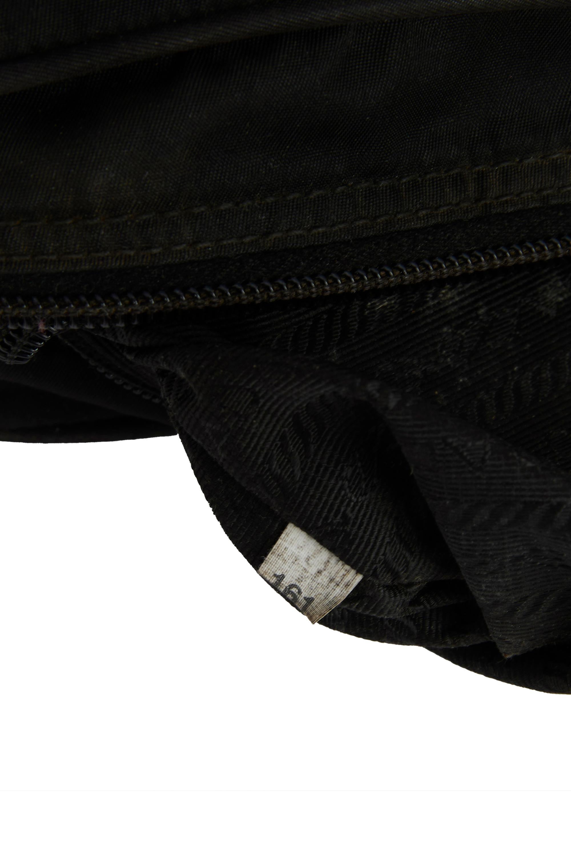 Bolsa crossbody negra de nailon Prada vintage años 2000 en venta 1