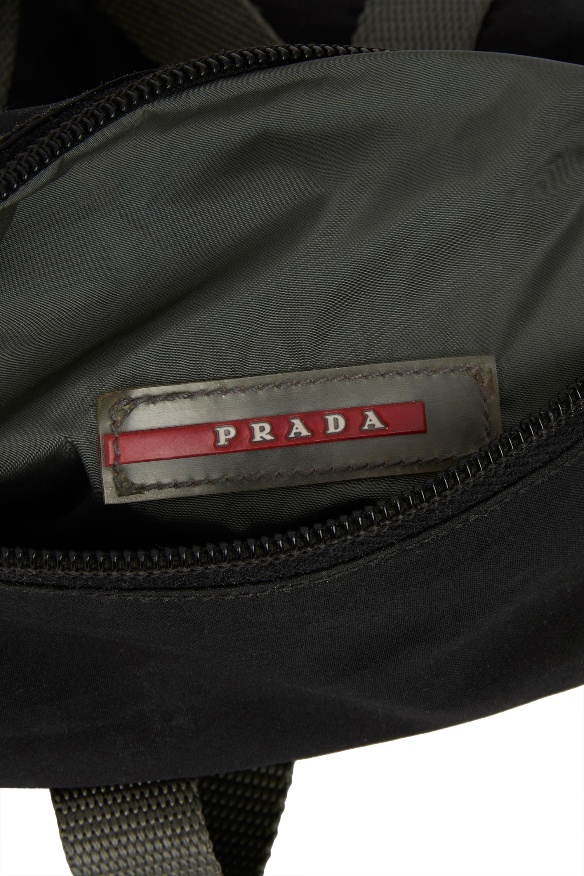Vintage 2000's Prada Black Nylon Mini Duffle Tote Excellent état - En vente à London, GB