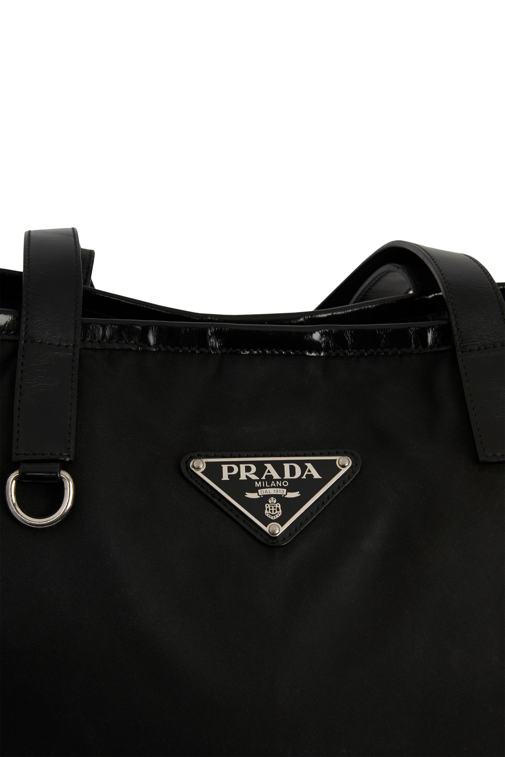 Noir Vintage 2000's Prada Black Nylon Tote en vente