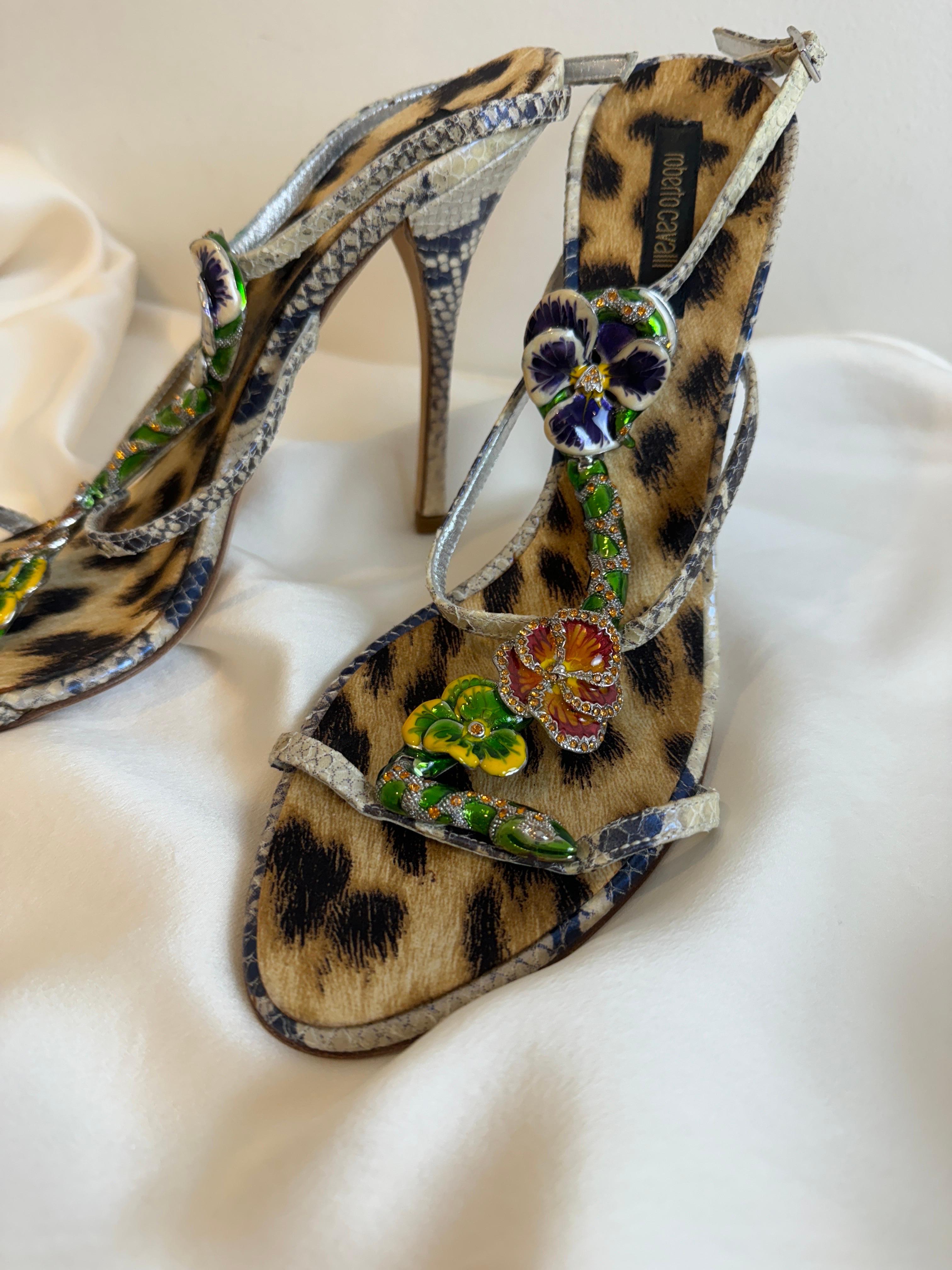 Vintage 2000s Roberto Cavalli Snake + Flower Enamel Rhinestone Heels Shoes In Good Condition In Denver, CO