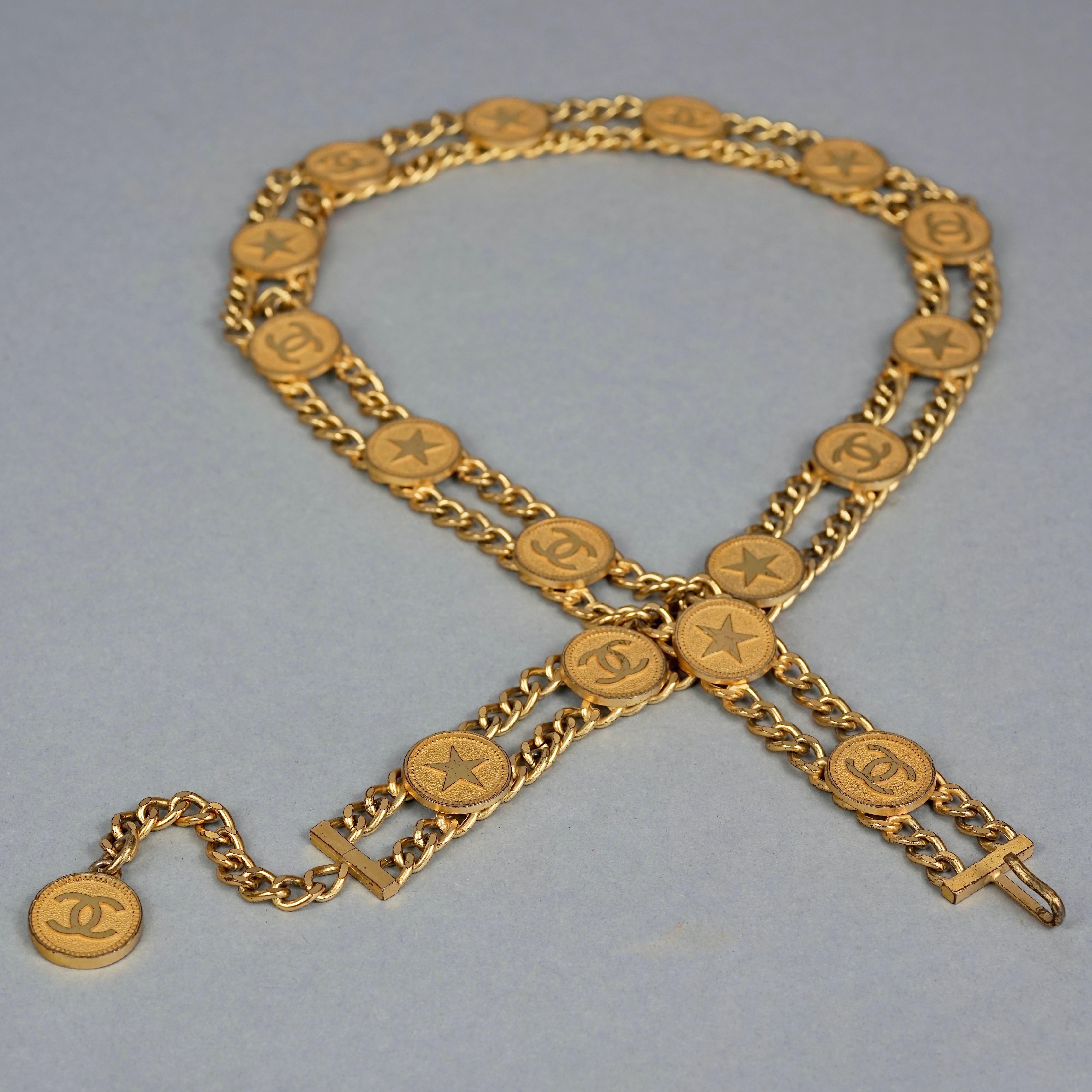 Women's or Men's Vintage 2001 CHANEL CC Logo Star Medallion Matte Gold Tone Chain Belt For Sale