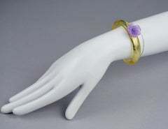 Vintage 2001 Chanel Bracciale traslucido con fiore di camelia e logo CC