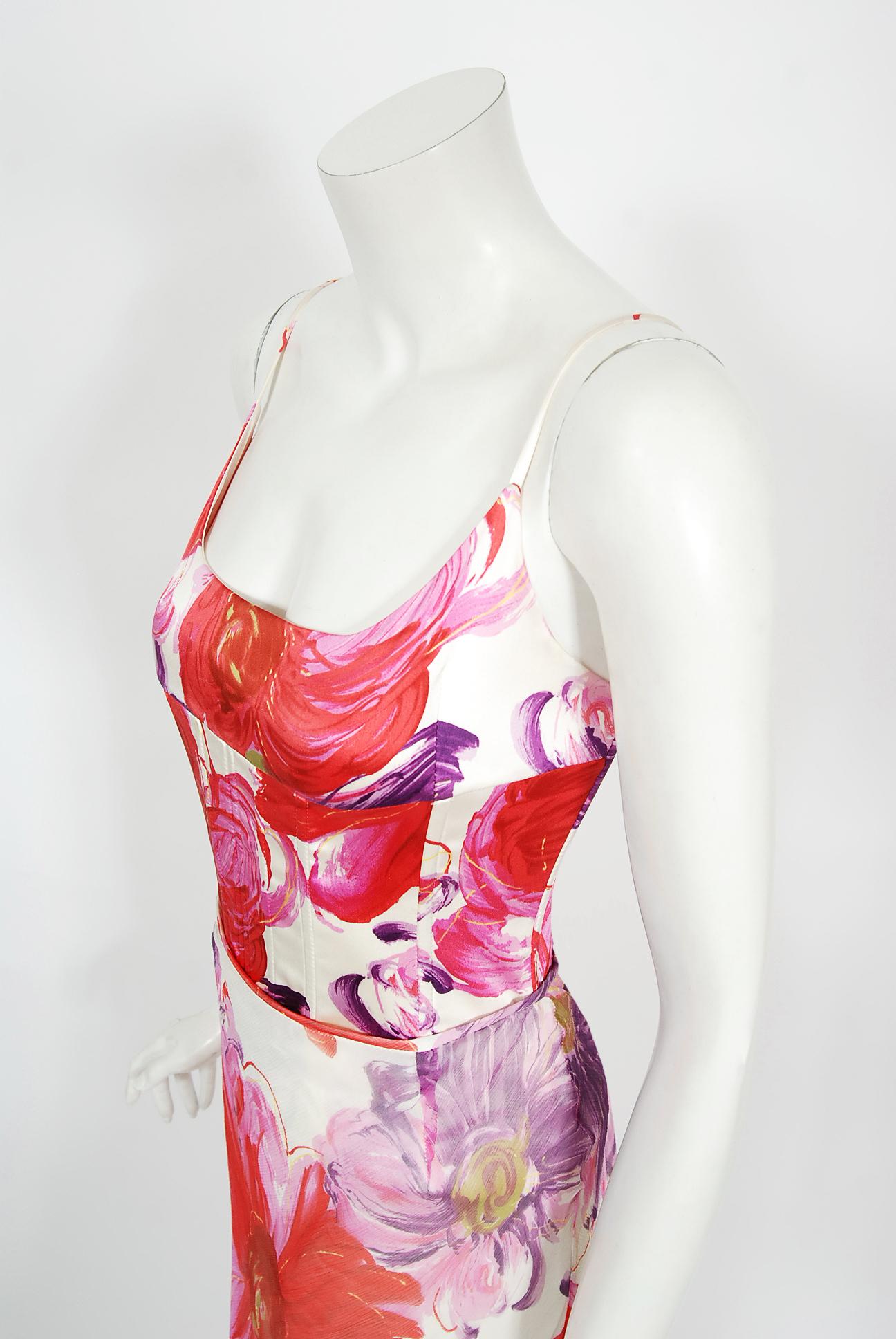 Women's 2001 Dolce & Gabbana Documented Floral Stretch Silk Boned Bustier & Ruffle Skirt For Sale
