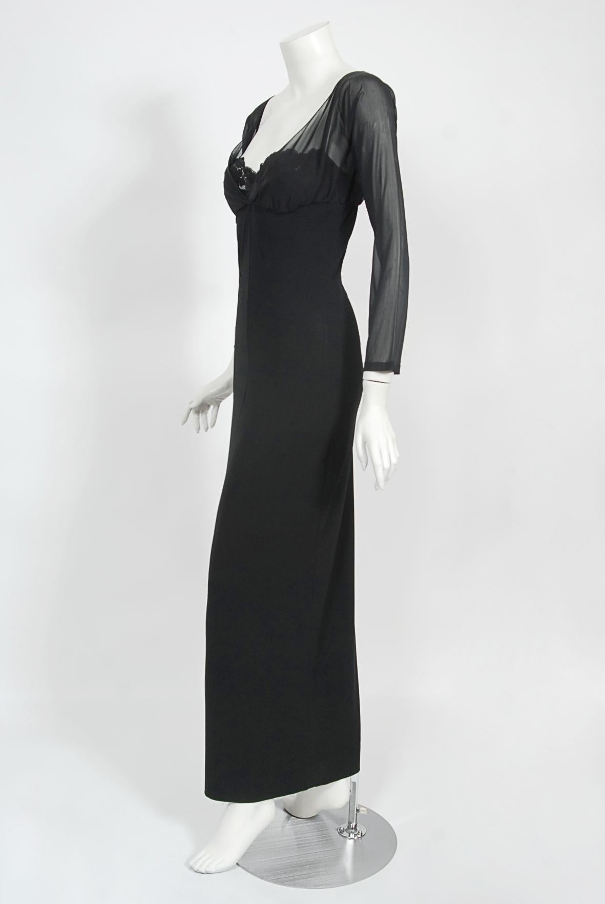Vintage 2001 Dolce & Gabbana Sheer Black Silk Built-In Bra Plunge Hourglass Gown en vente 2