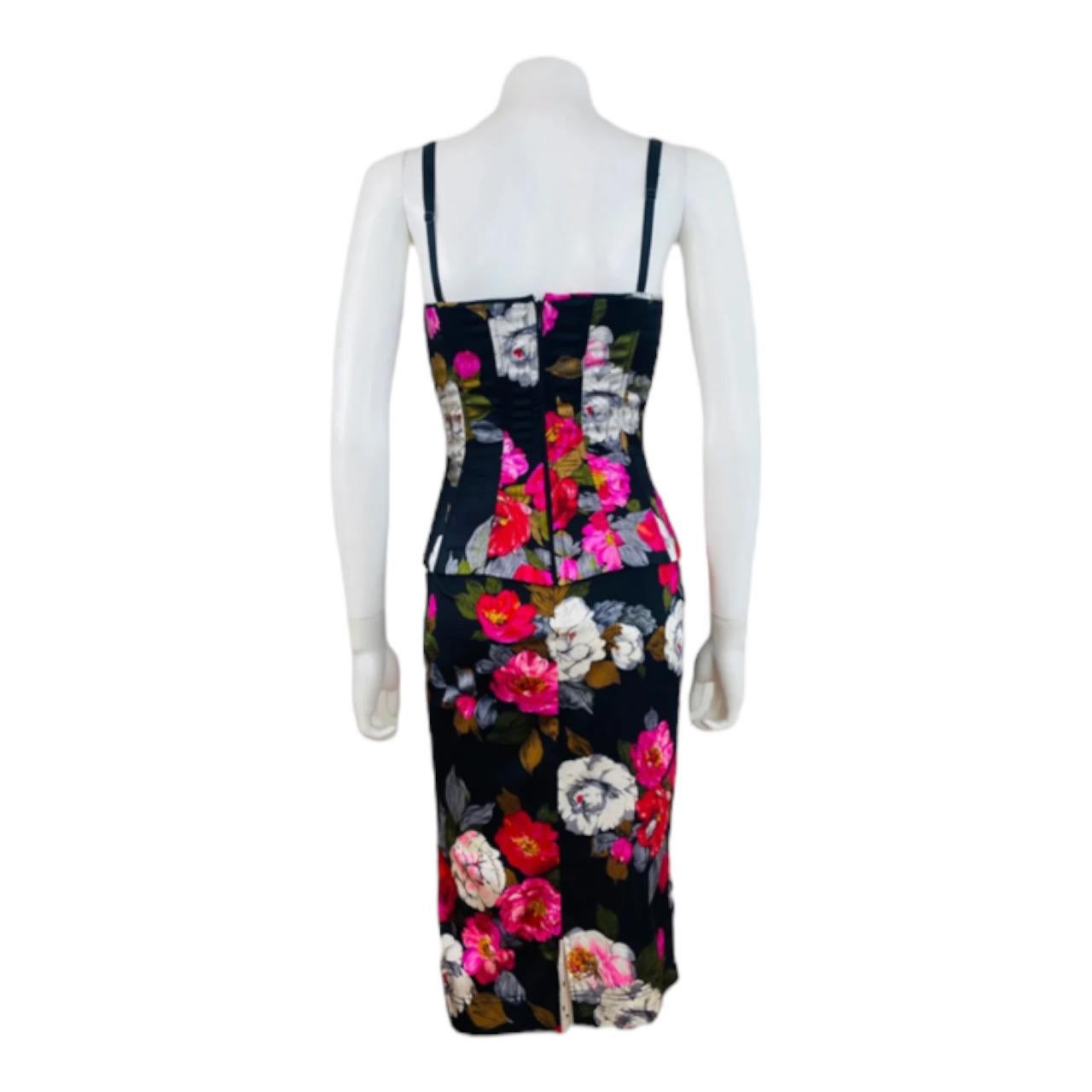 Vintage 2001 Dolce + Gabbana Silk Black + Pink Floral Corset Bustier Set Skirt For Sale 6