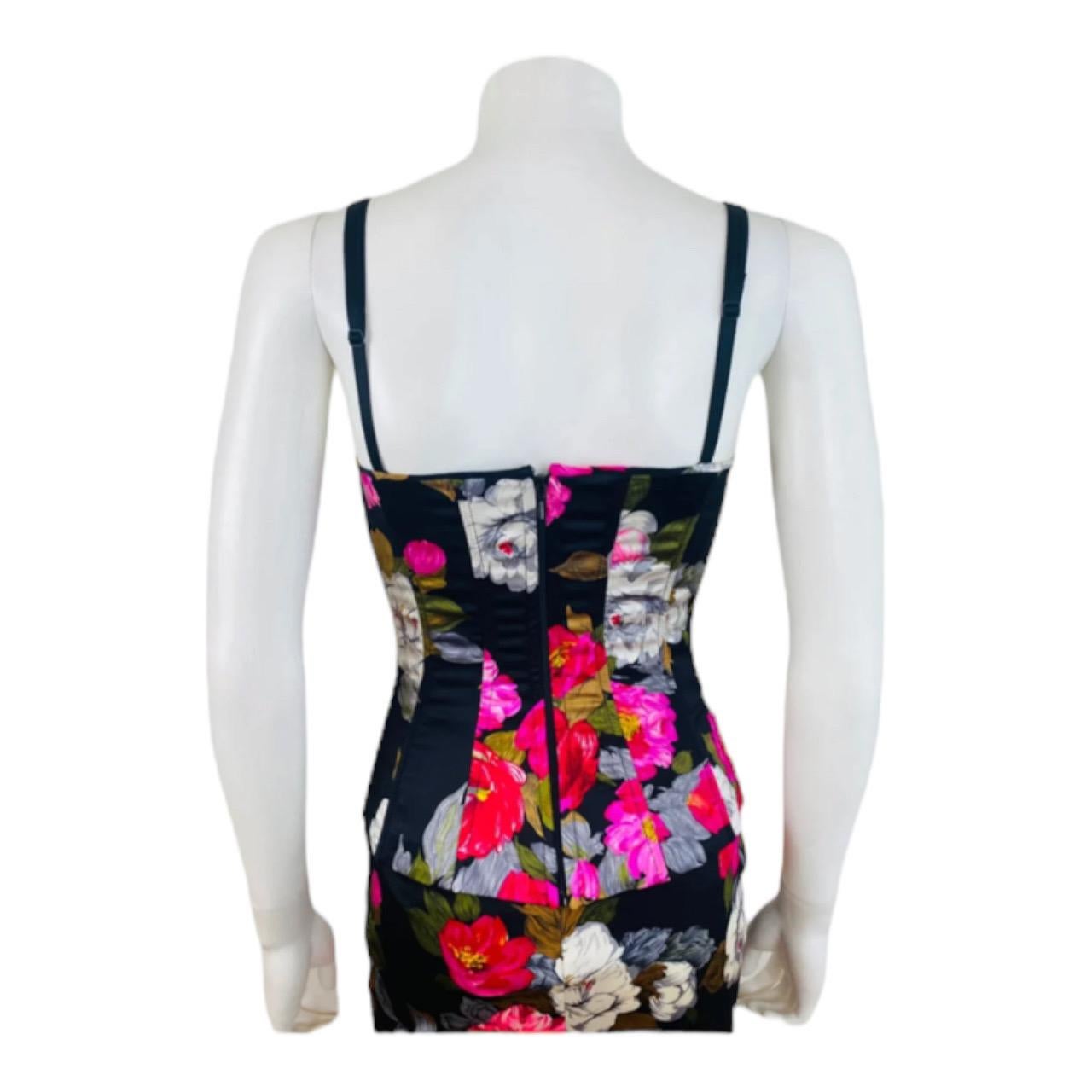 Vintage 2001 Dolce + Gabbana Silk Black + Pink Floral Corset Bustier Set Skirt For Sale 7