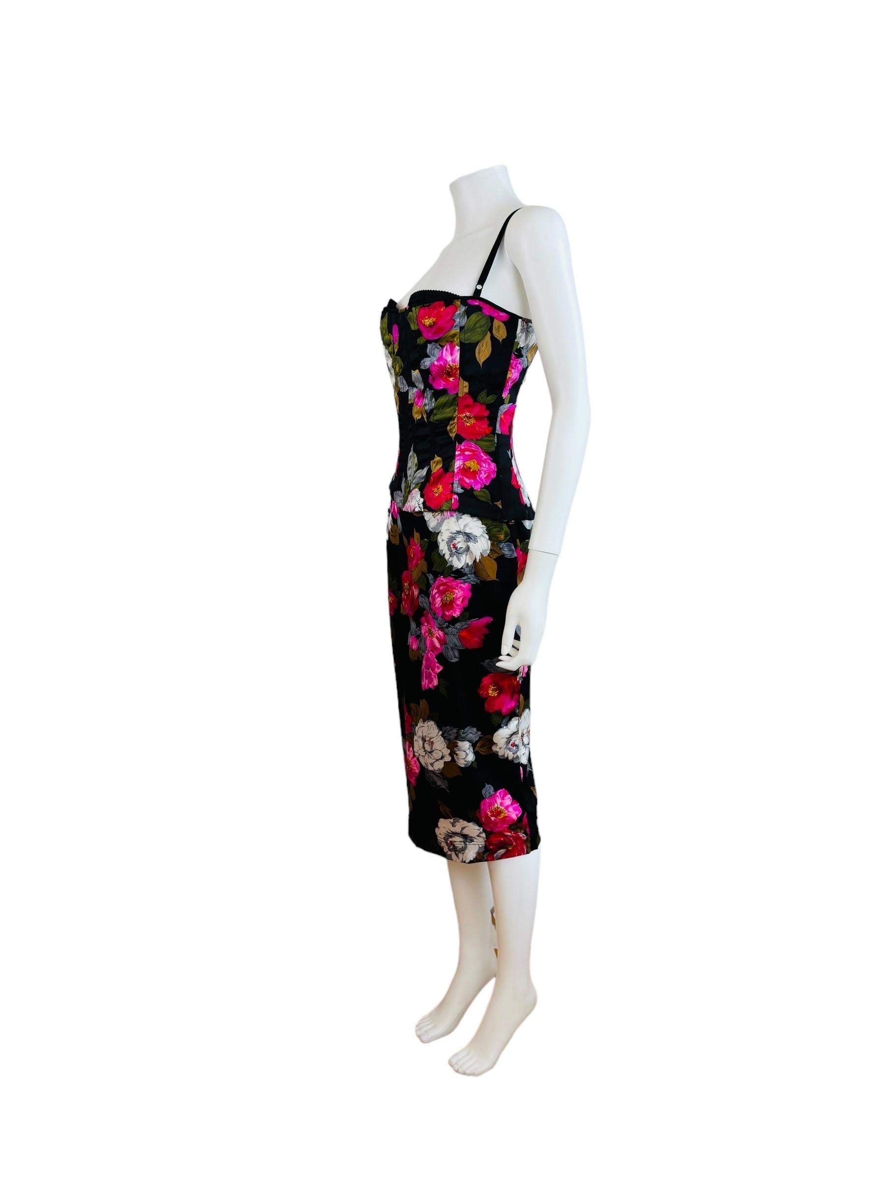 Vintage 2001 Dolce + Gabbana Silk Black + Pink Floral Roses Corset Top + Skirt For Sale 2