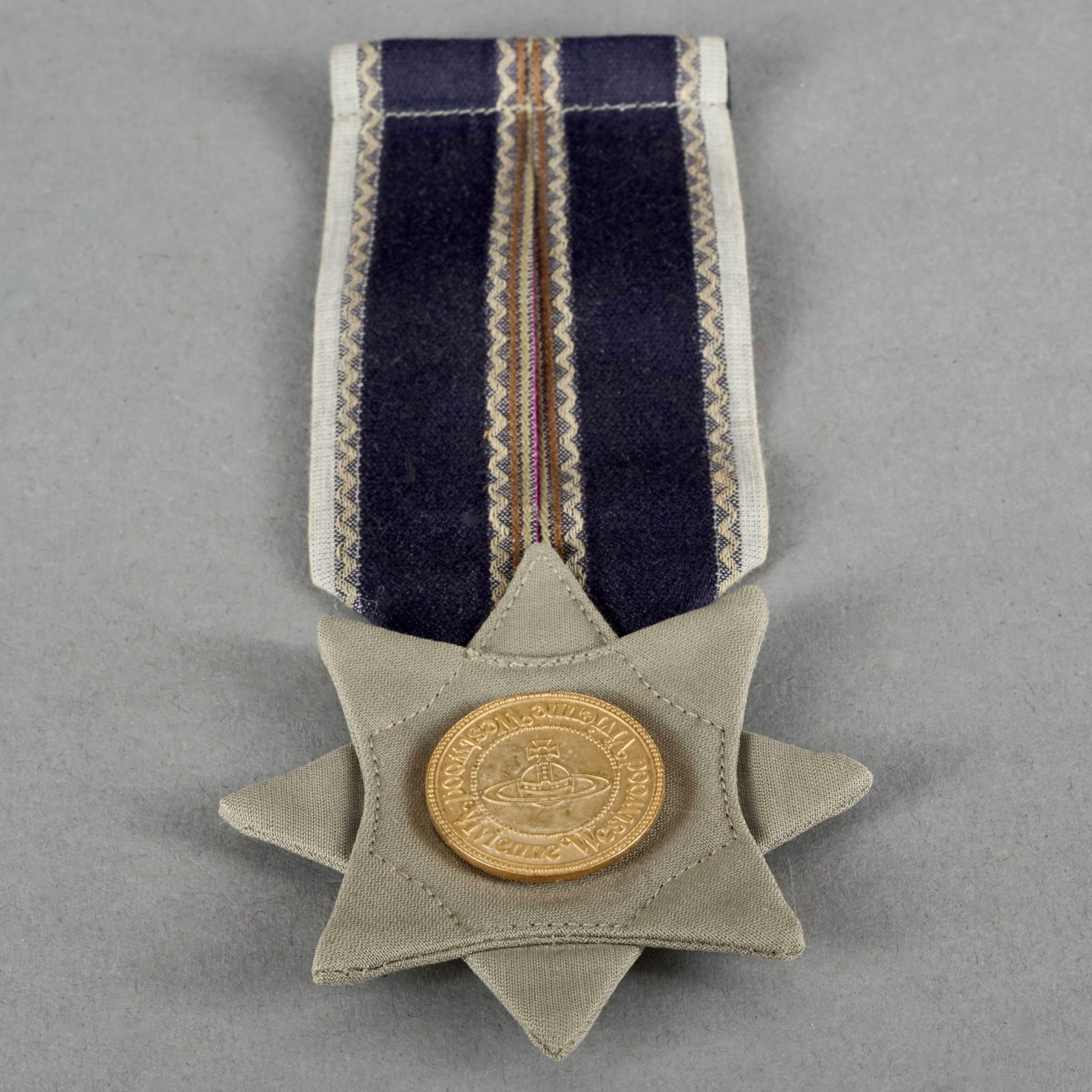 Vintage 2001 VIVIENNE WESTWOOD Logo Medal Ribbon Badge Brooch In Excellent Condition For Sale In Kingersheim, Alsace