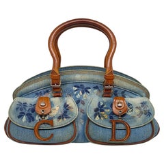 Vintage 2005 Christian Dior Blaue Denim Floral bestickte Detective Tote Bag aus Denim