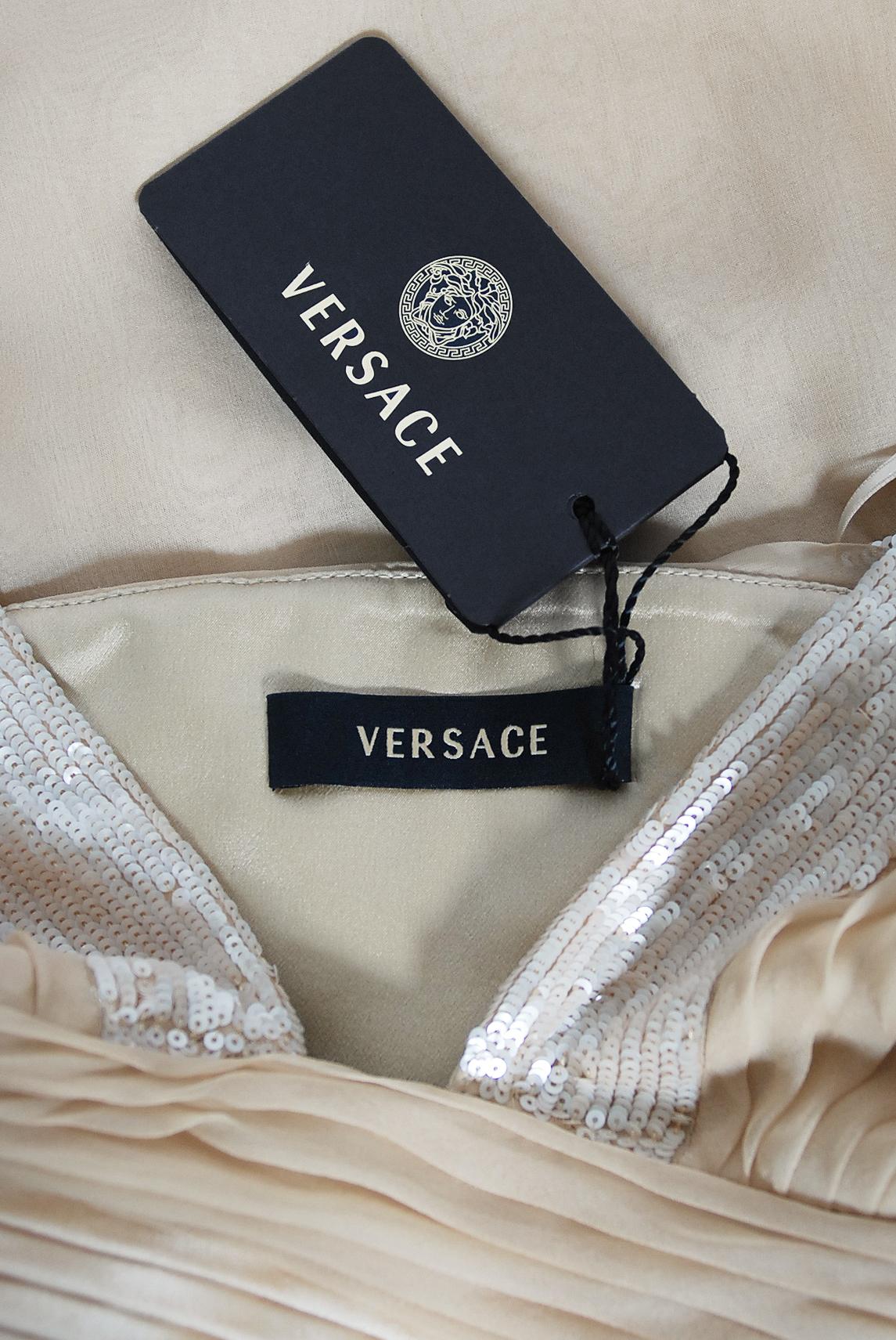 2006 Versace Laufsteg Finale Champagner Pailletten Seide Sanduhr Halter Kleid w / Etikett  im Angebot 10